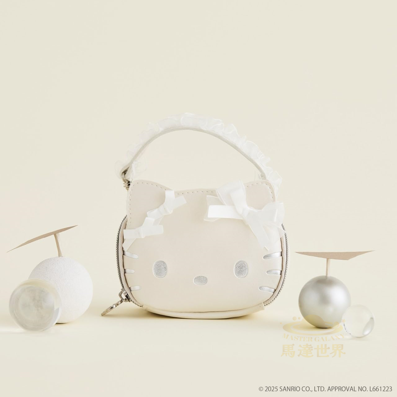 Hello Kitty × BRILMY 懶人迷你化妝包 - 珍珠白 版（寶島社品牌 Mook）