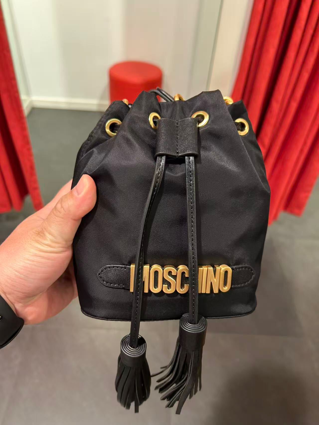 LYS01552 Moschino 金色Logo水桶袋細Size