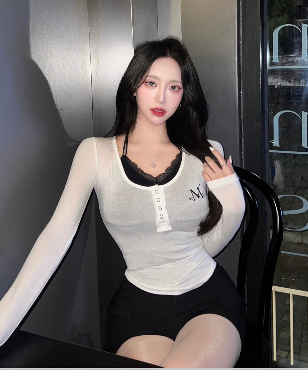 #預購 🇰🇷韓國26春夏 MUCENT 經典標誌按扣U領圓弧下擺長袖 4色 M24