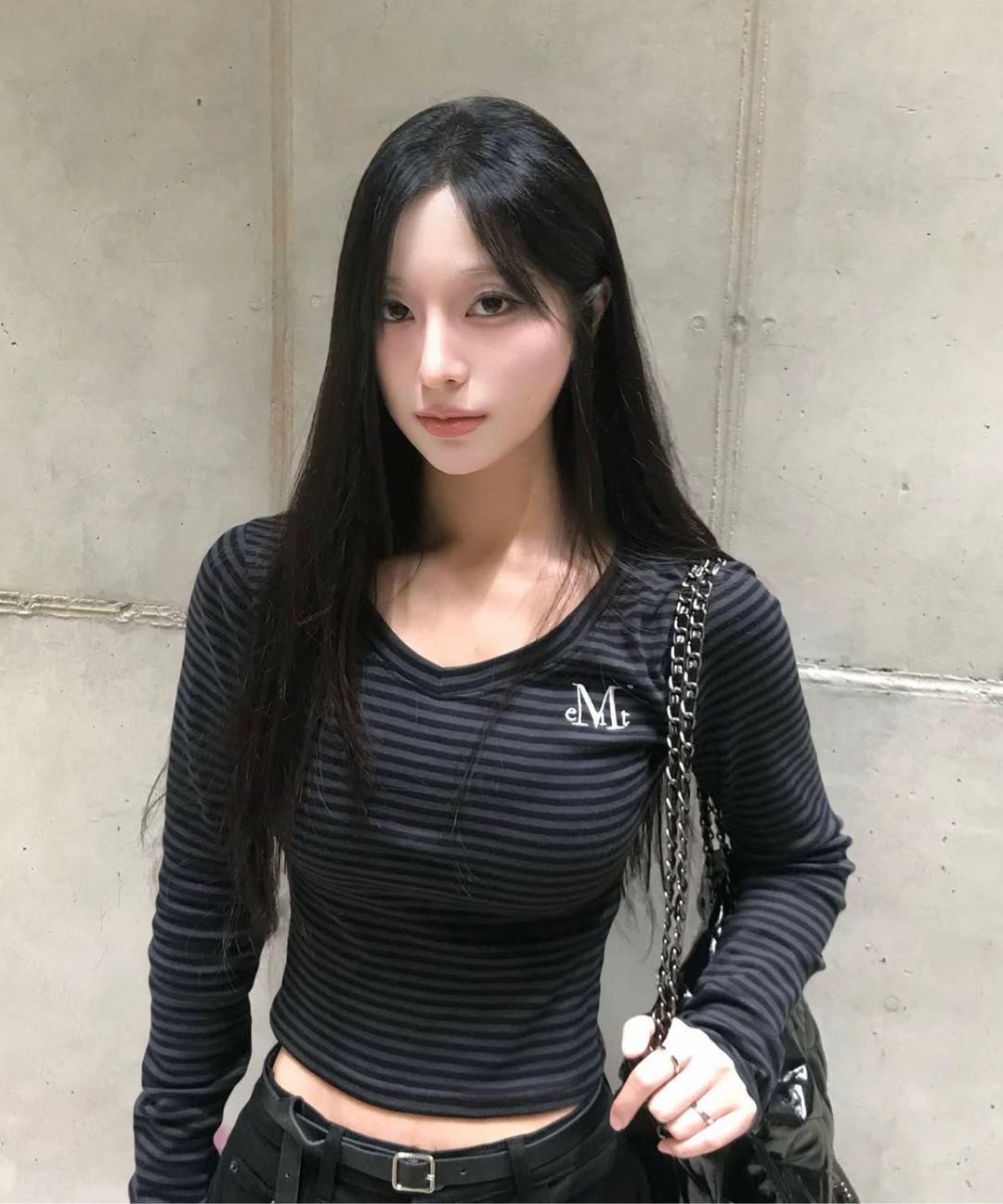 #預購 🇰🇷韓國26春夏 MUCENT V領條紋長袖 2色 M27