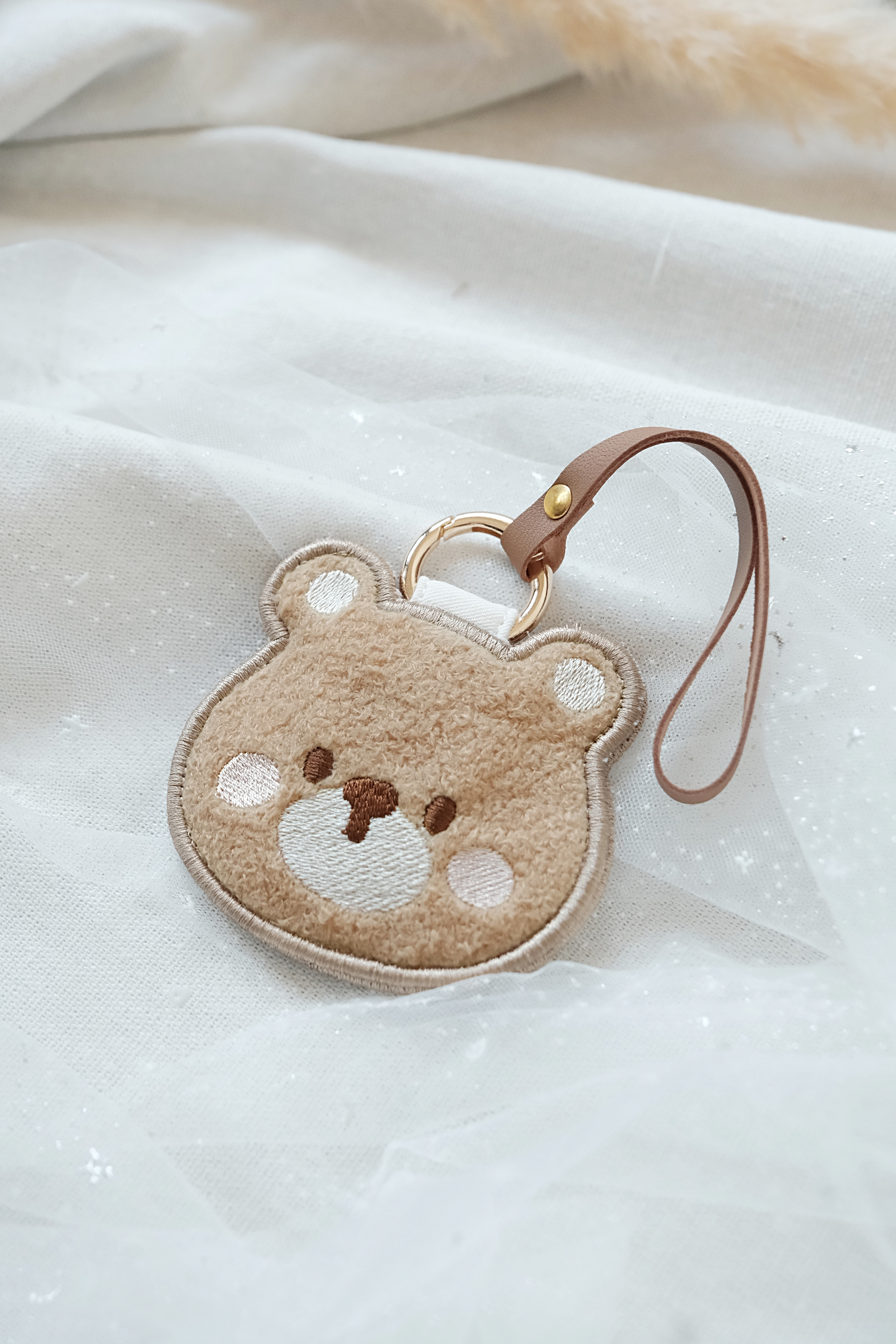 Hi Y.P store-刺繡萬用皮飾-獨家設計-軟糖熊
