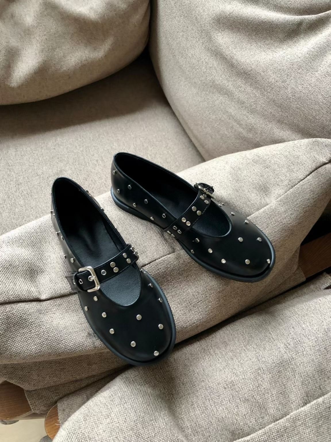 Studs round toes ballet