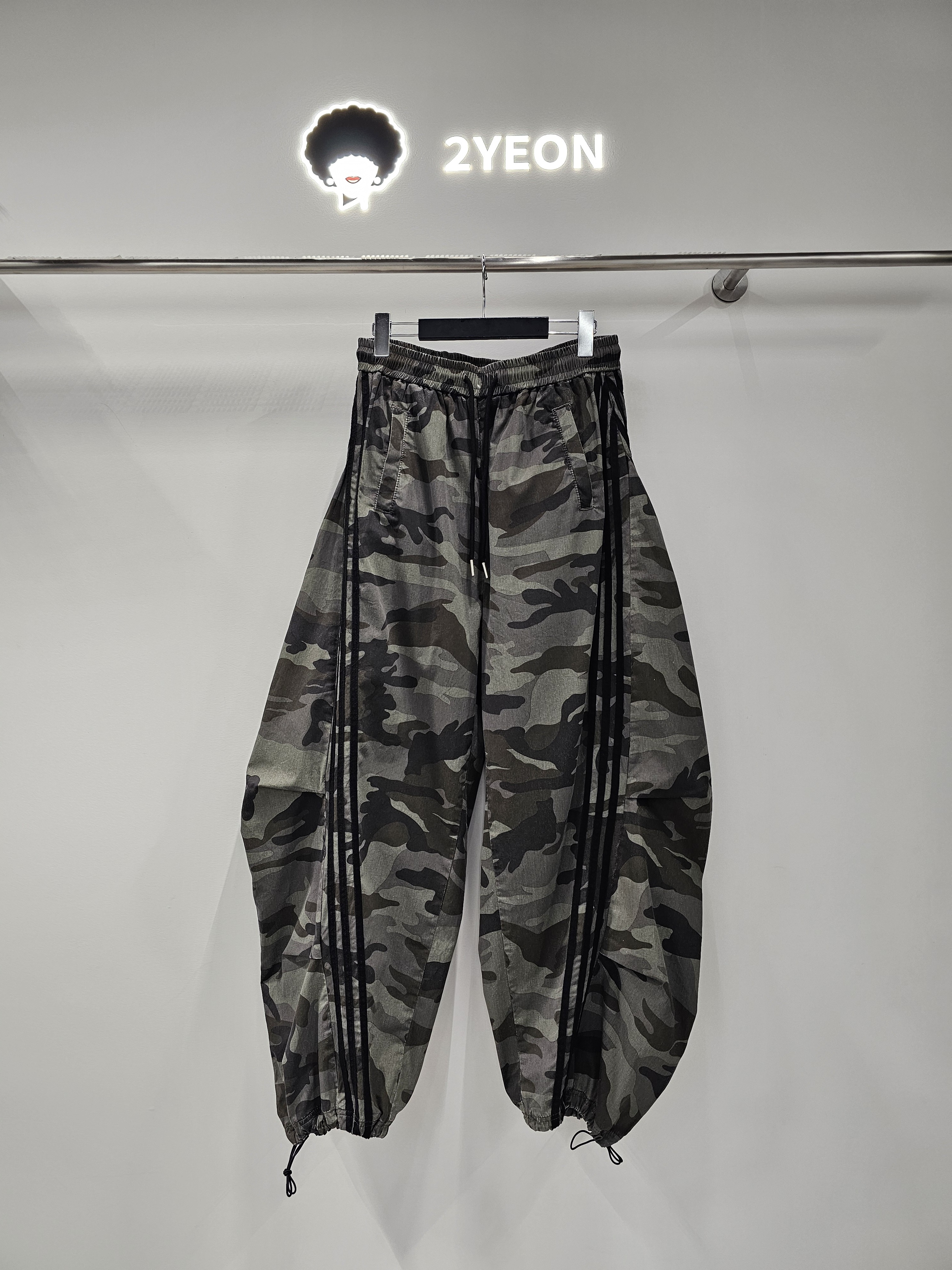 YE063 2yeon 迷彩闊腿工裝褲