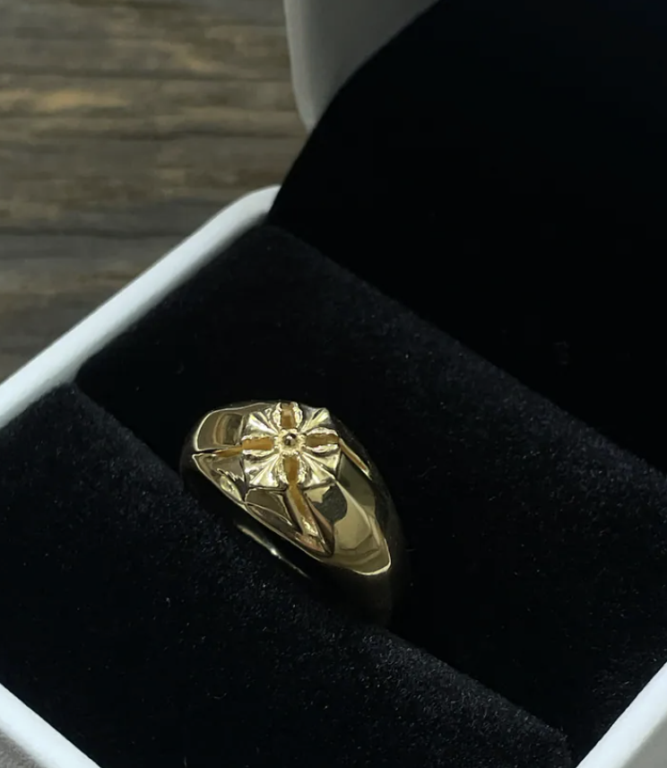 K18 Iron Raven Cross Ring