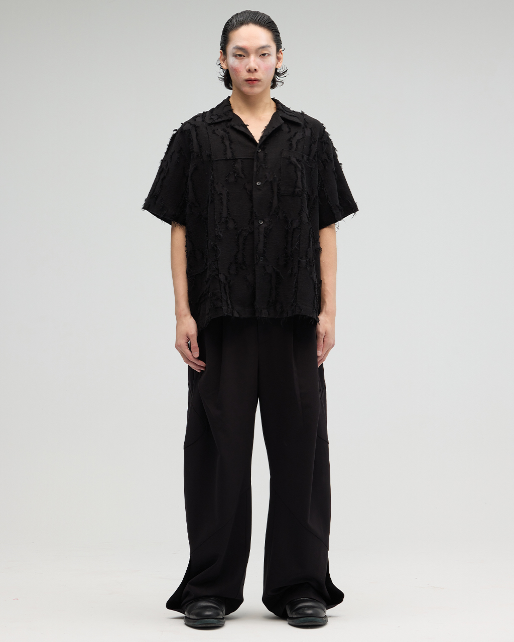 Vacant｜ES0181 - Ripped Shirt (Black)