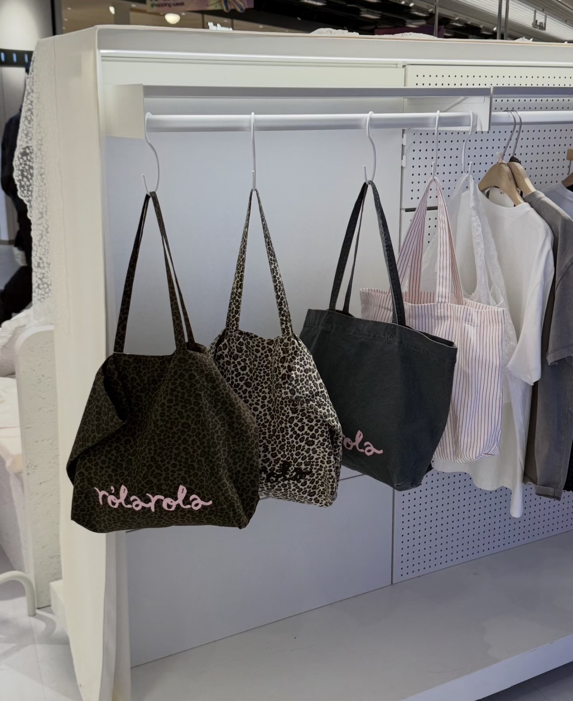 <週六中午12:00下架⚡️> 🇰🇷RolaRola-帆布包（共3款）