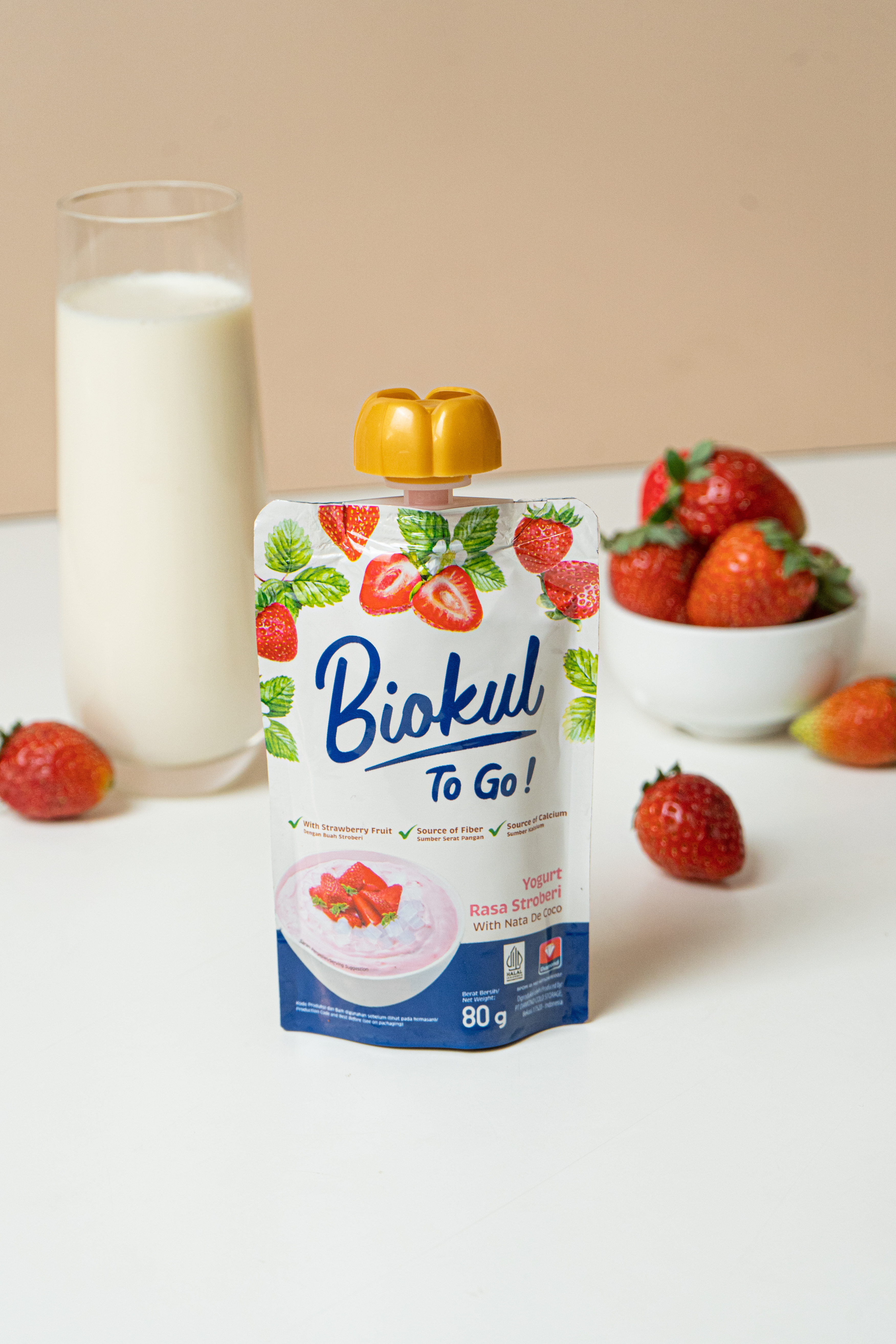 YF077 To Go Yogurt 士多啤梨唧唧乳酪 80g (1箱12支) EXP:2026.06