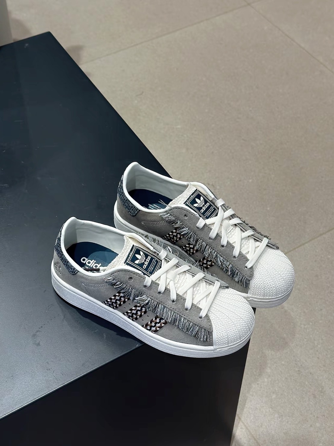 ADIDAS ORIGINALS SUPERSTAR 毛邊流蘇 編織 水泥灰 貝殼頭