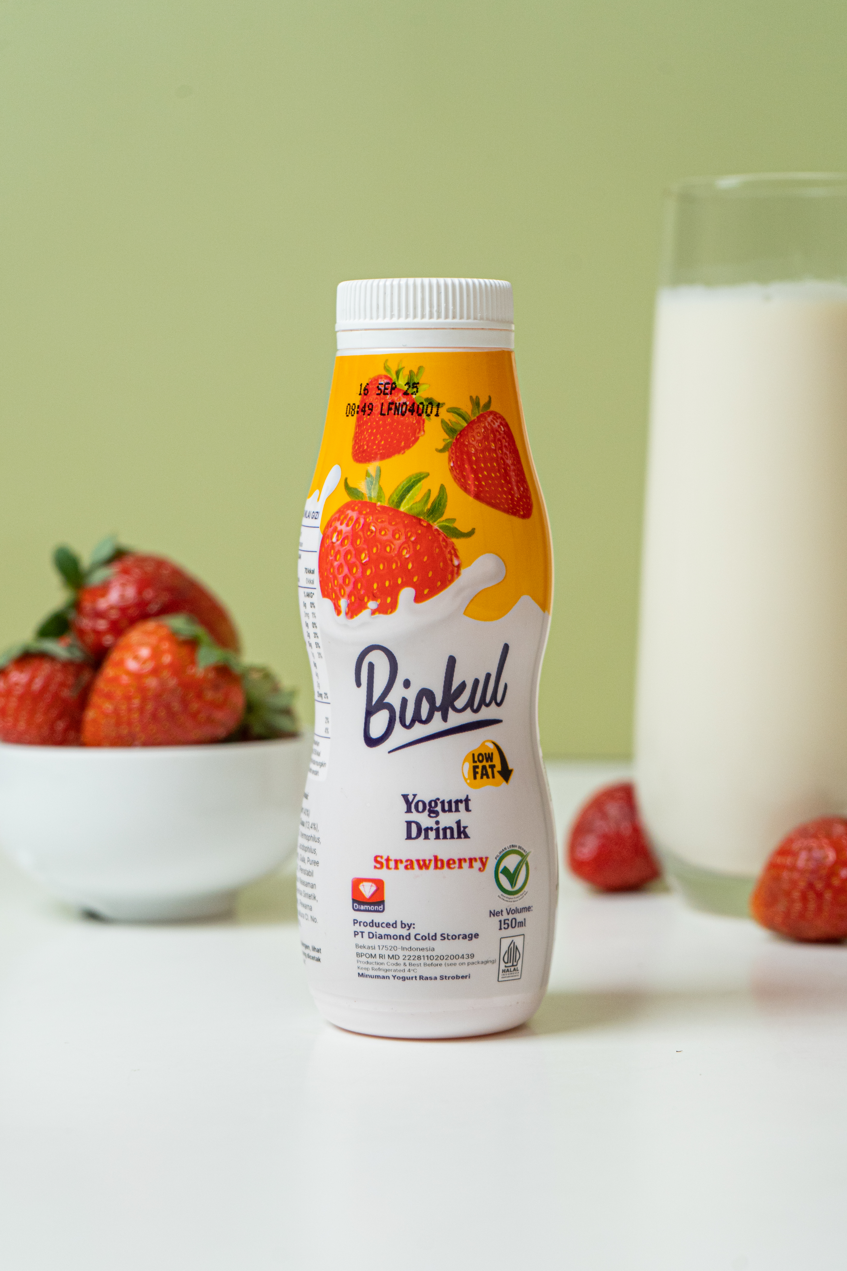 YF068 士多啤梨乳酪飲品 150ml (1箱12支) EXP:2026.05