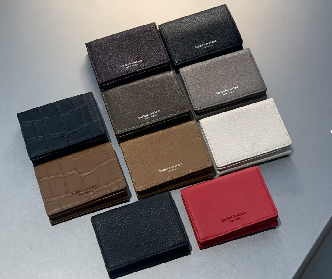 YE053 bucks&leather 3摺款銀包 對摺長 9.5cm × 高 7.5cm