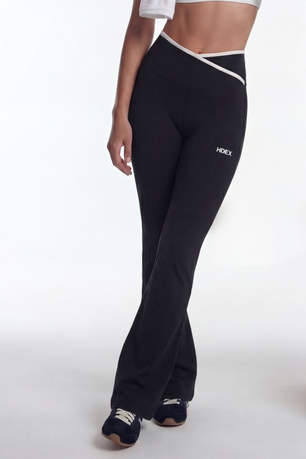 【入LIVECODE一件減至$338😱🔥！】【韓妹大熱運動日常品牌HDEX🔥】Support Cross Bootcut Leggings