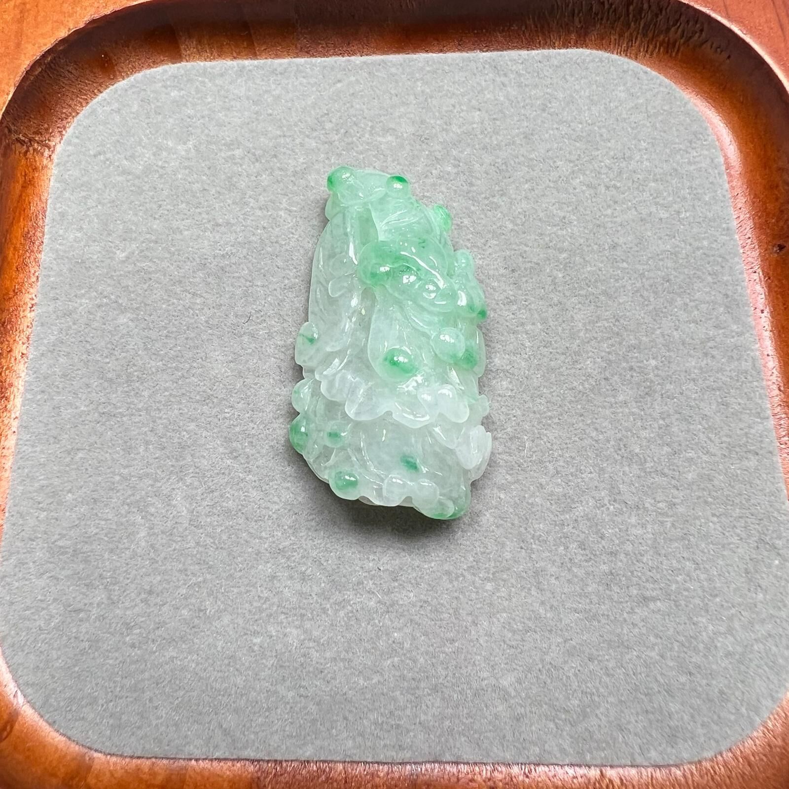 SD212 綠白菜罕有冰件 連18K金扣頭 **連證書