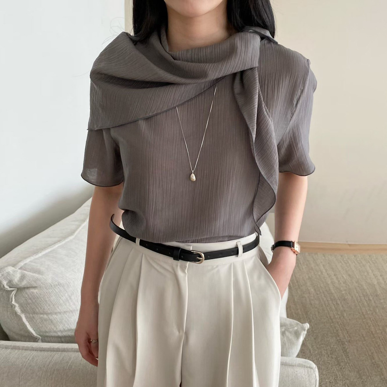 多穿法附領巾造型圓領織紋感上衣 / 3色