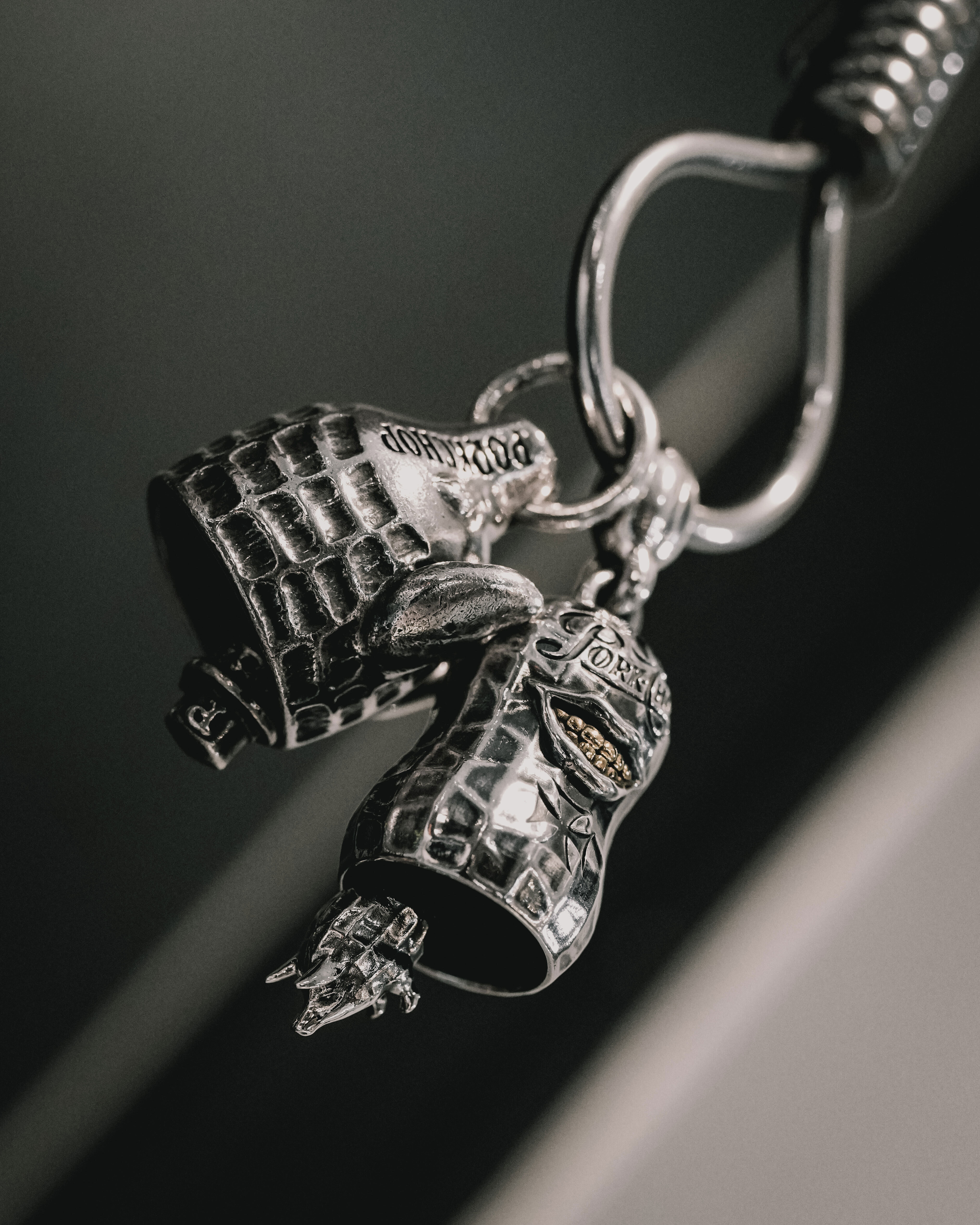 Peanuts & Co. x PORKCHOP GARAGE SUPPLY GUARDIAN BELL 銀花生守護鈴鐺