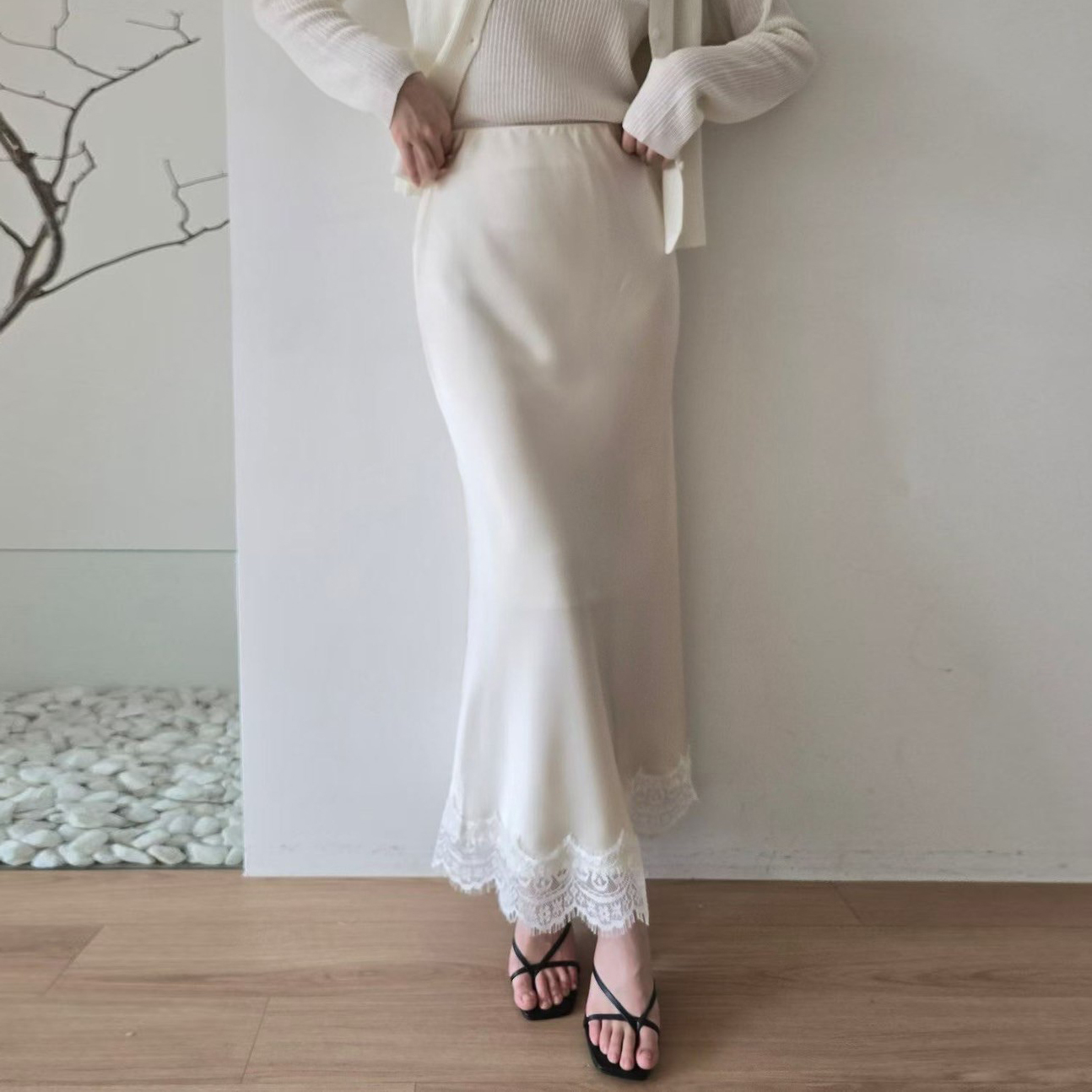 鬆緊腰光澤感拼接蕾絲裙擺魚尾長裙-F / 2色