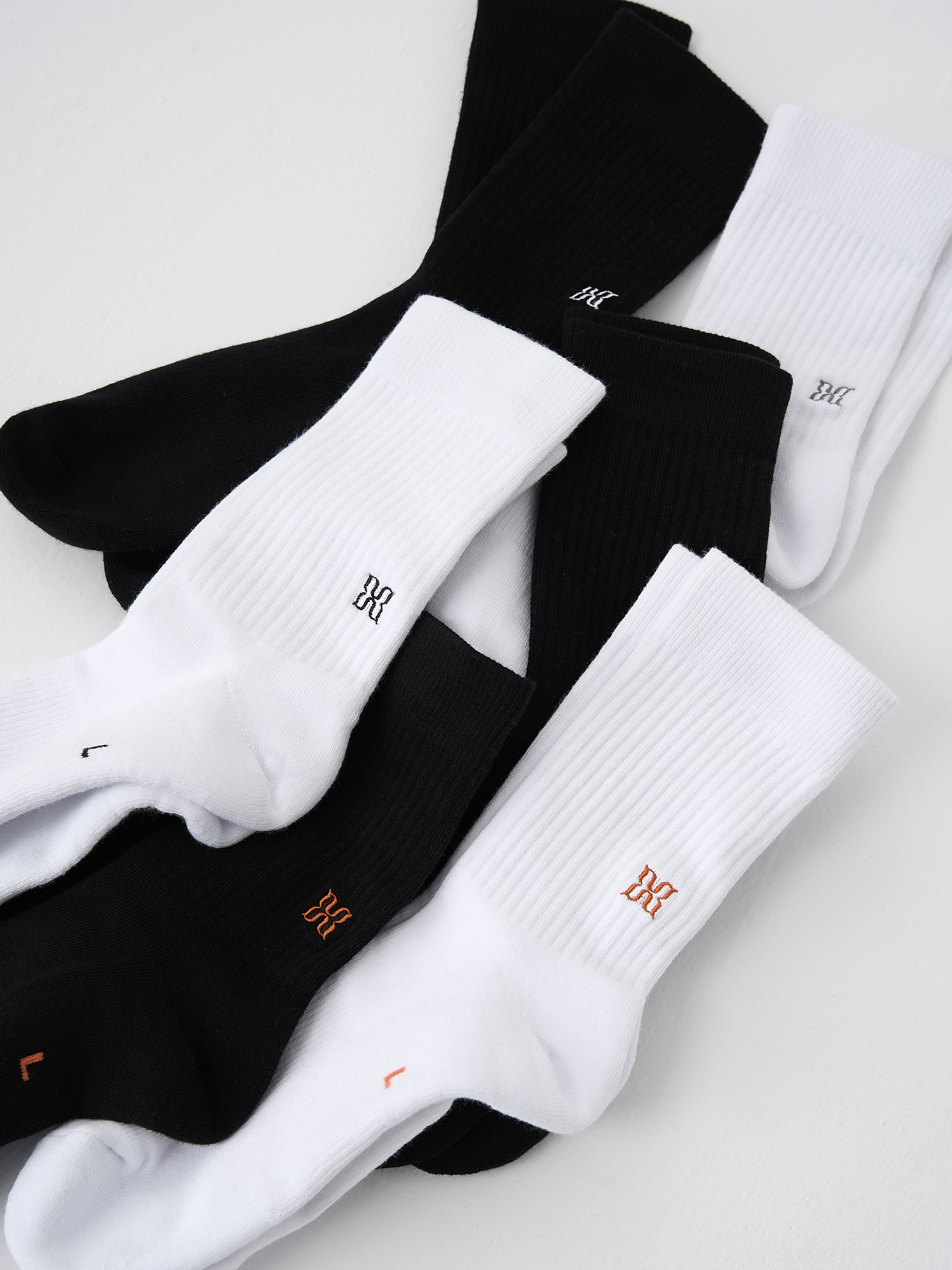 品牌螺紋刺繡襪組（三雙一組）