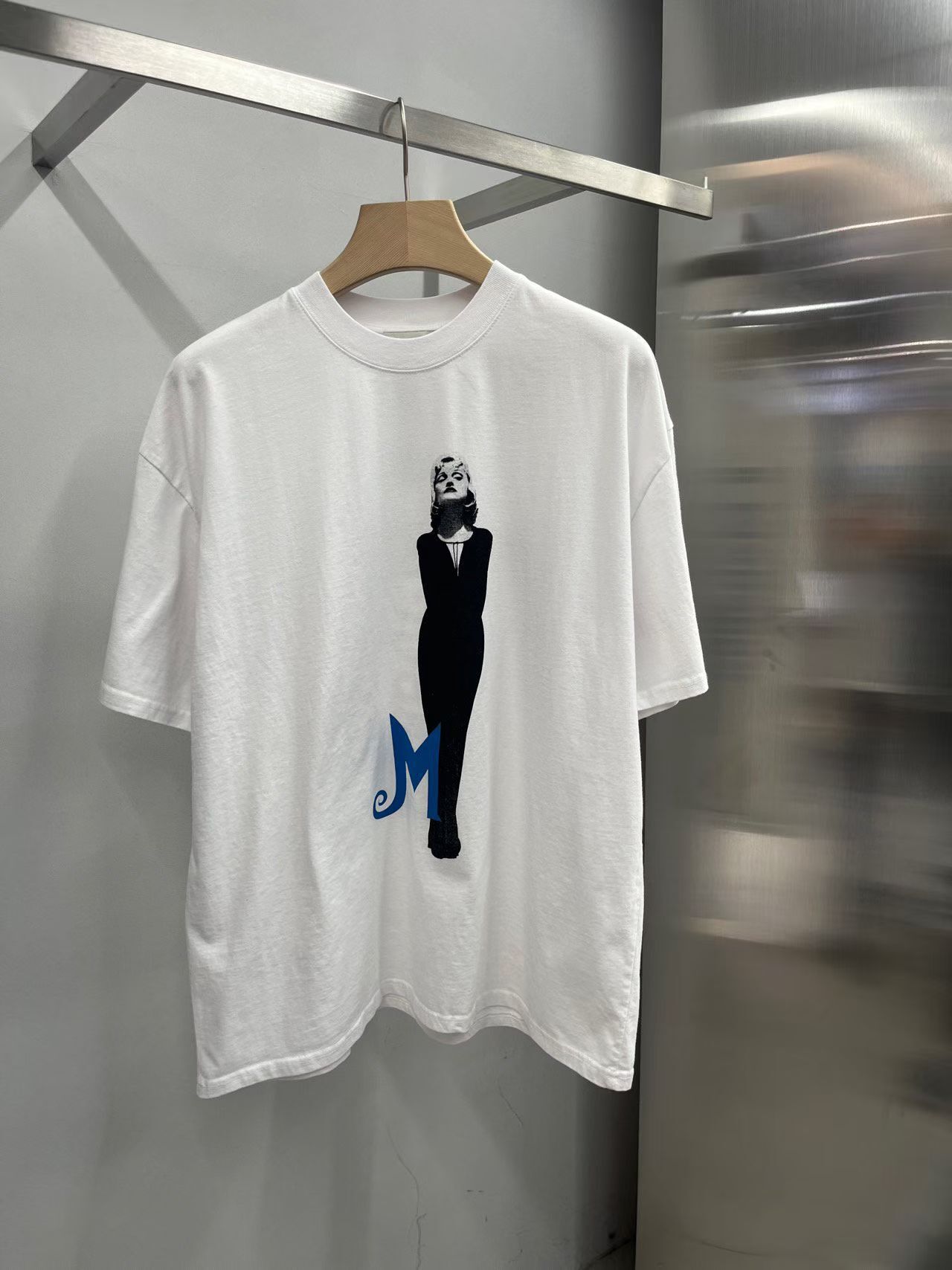 洗水英文字圖案短袖Tee MEAN-001T