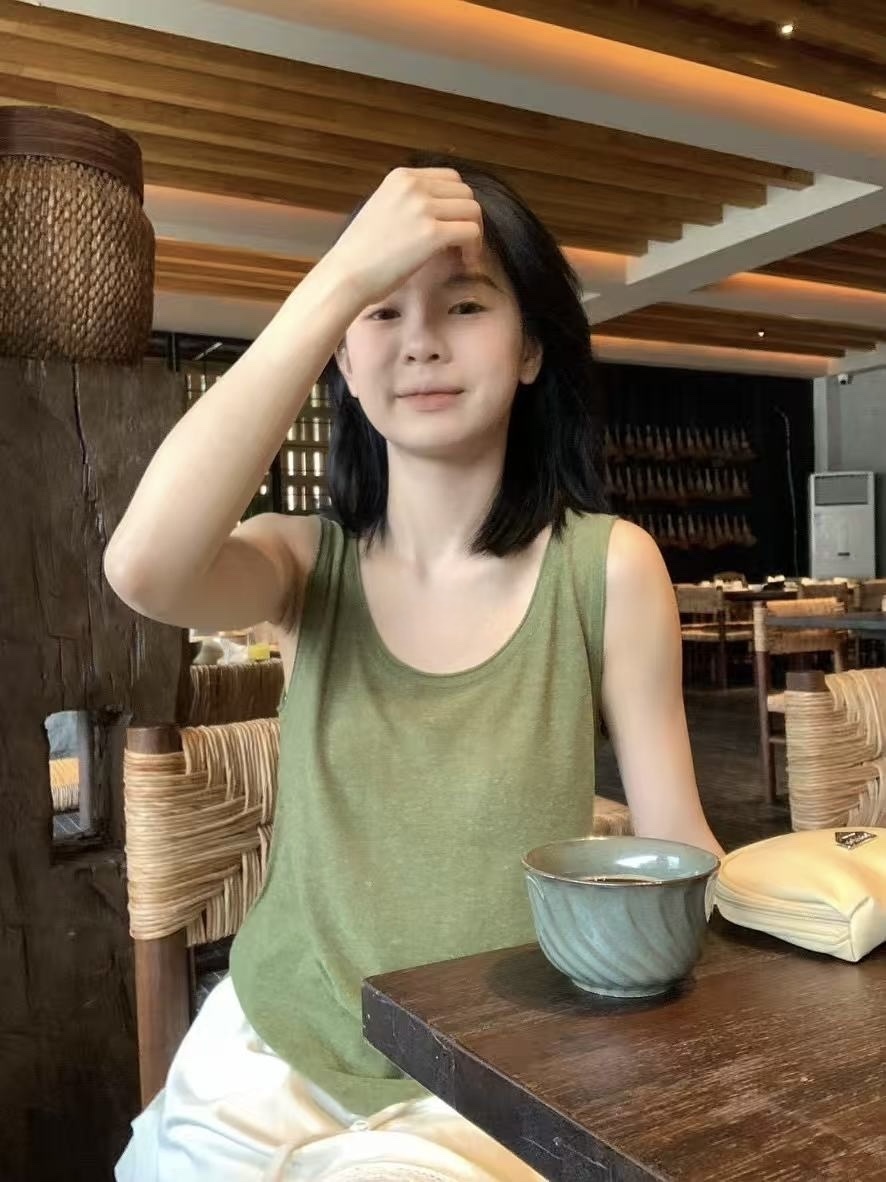 081 慵懶舒適麻感背心