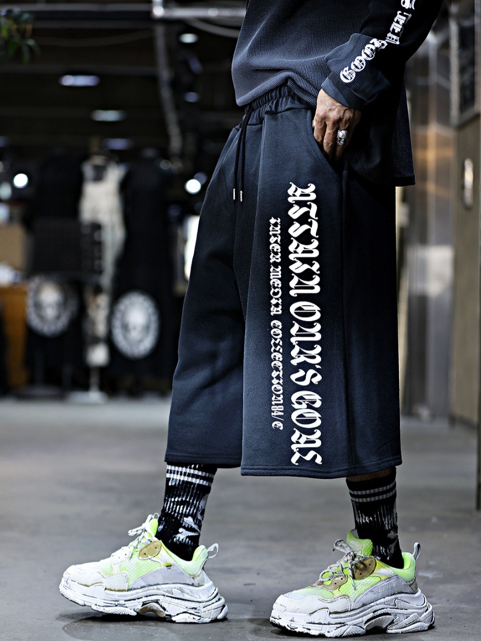 髒洗哥德字母十字短褲