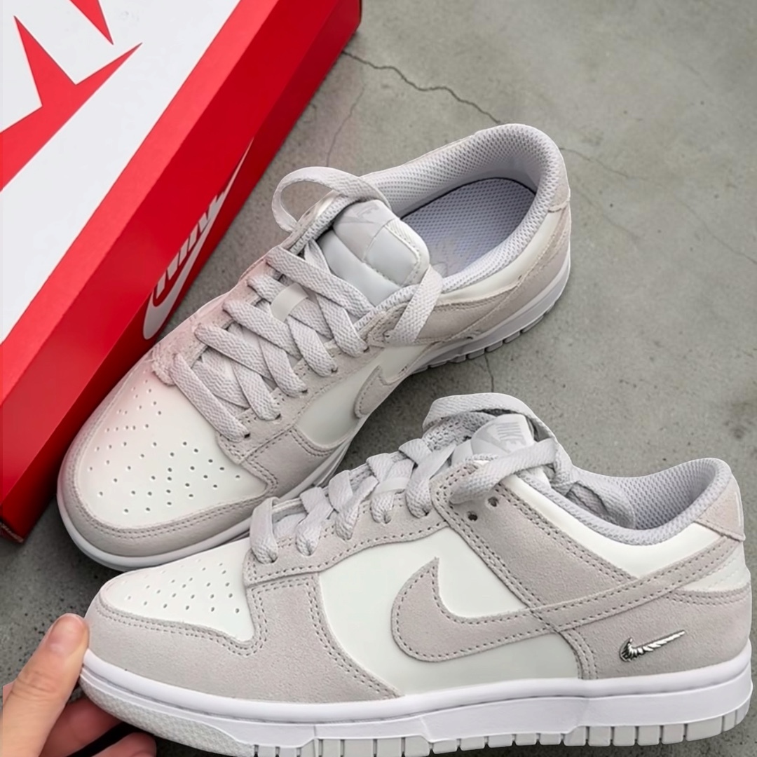 W Nike Dunk Low "Sail/Vast Grey" 麂皮 灰白 銀小勾 IO4244-105