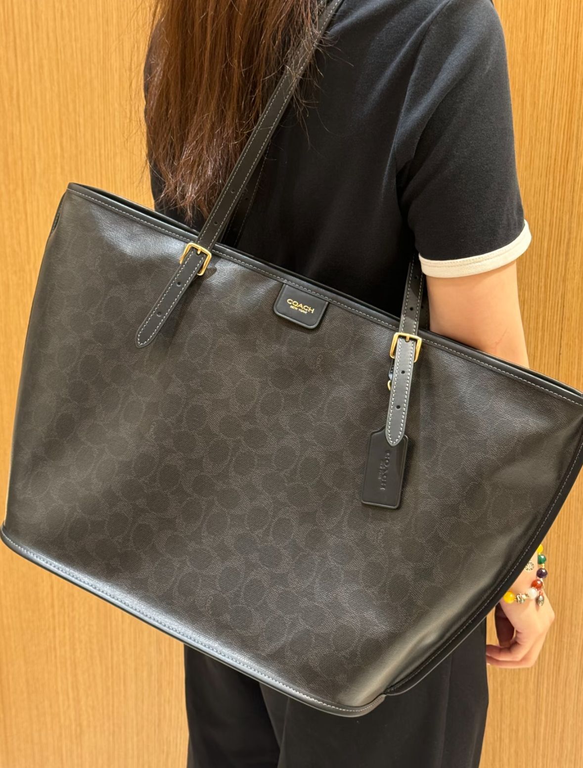 【預購】COACH Taxi H041585 tote 包包