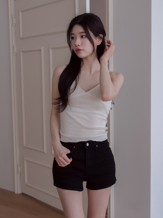［48h快速出貨⚡］Slim-fit 經典復古刷色纖腿牛仔短褲