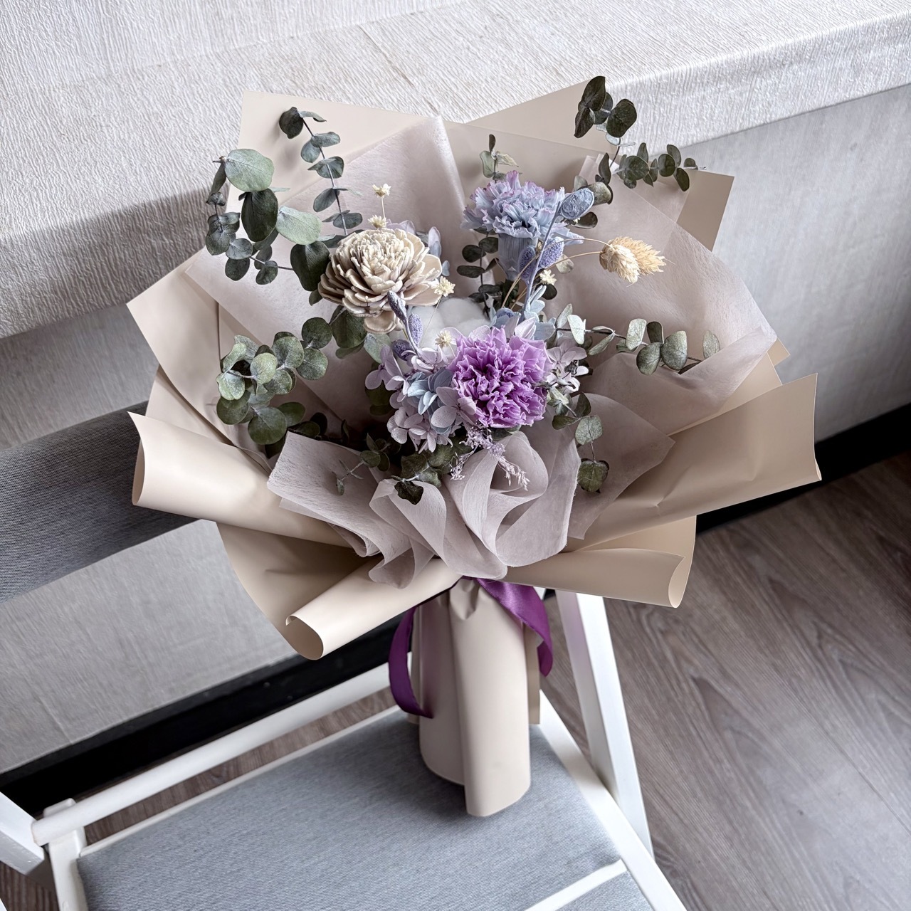 月亮女神・康乃馨花束・永生花束・附提袋（外縣市限本島)