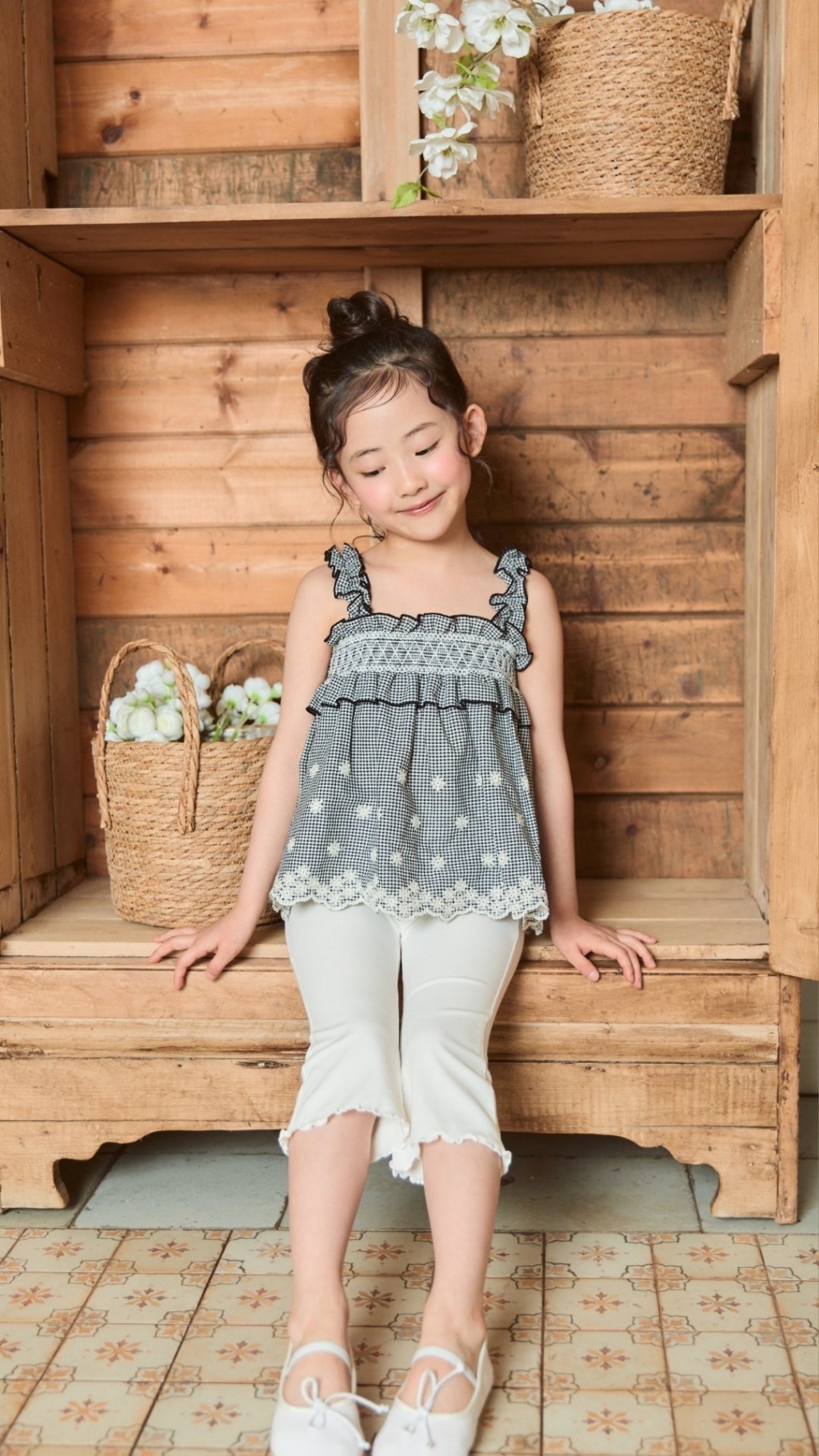 正韓夏bbb 三色復古刺繡花捲邊背心