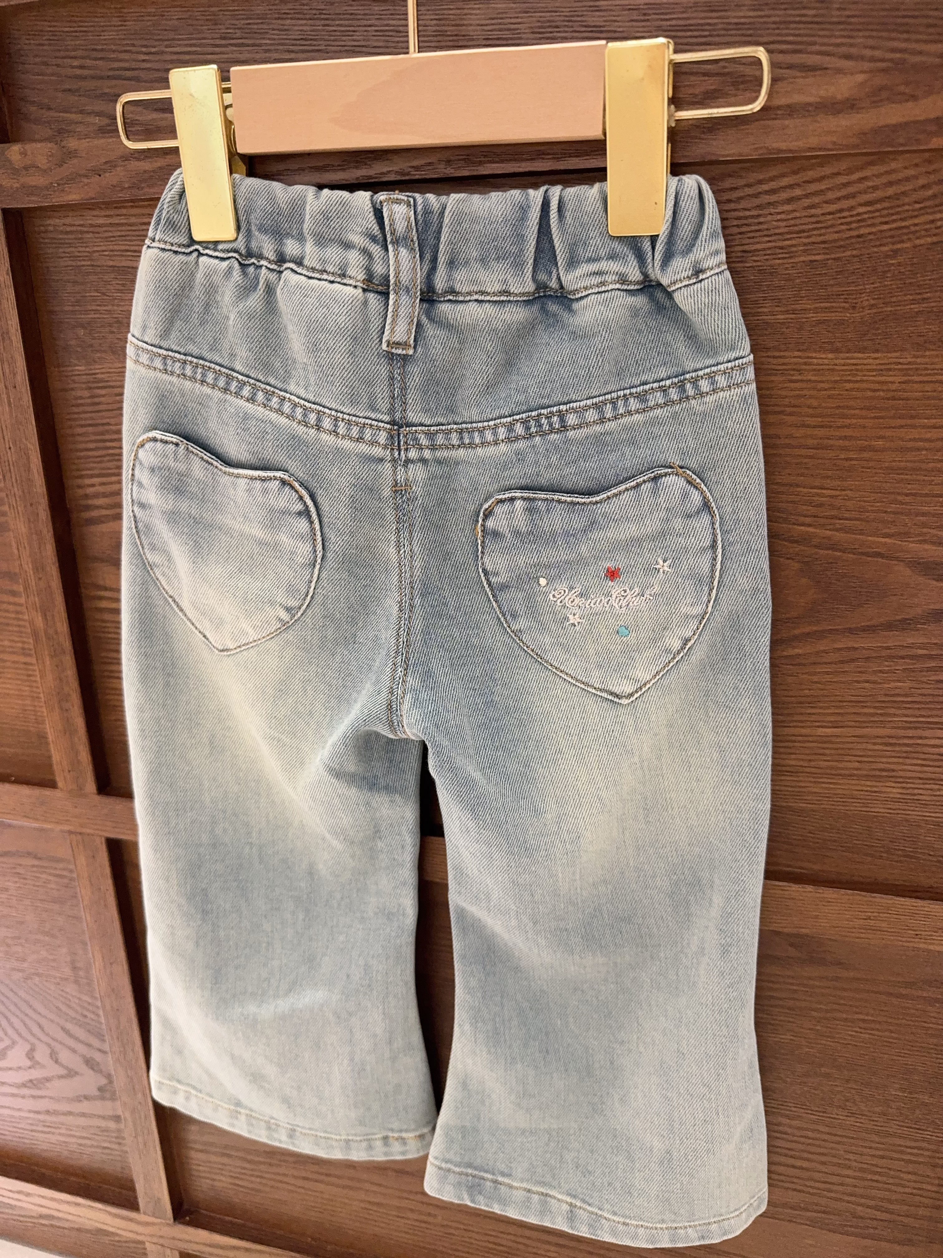 A120 軟料口袋刺繡愛心牛仔褲