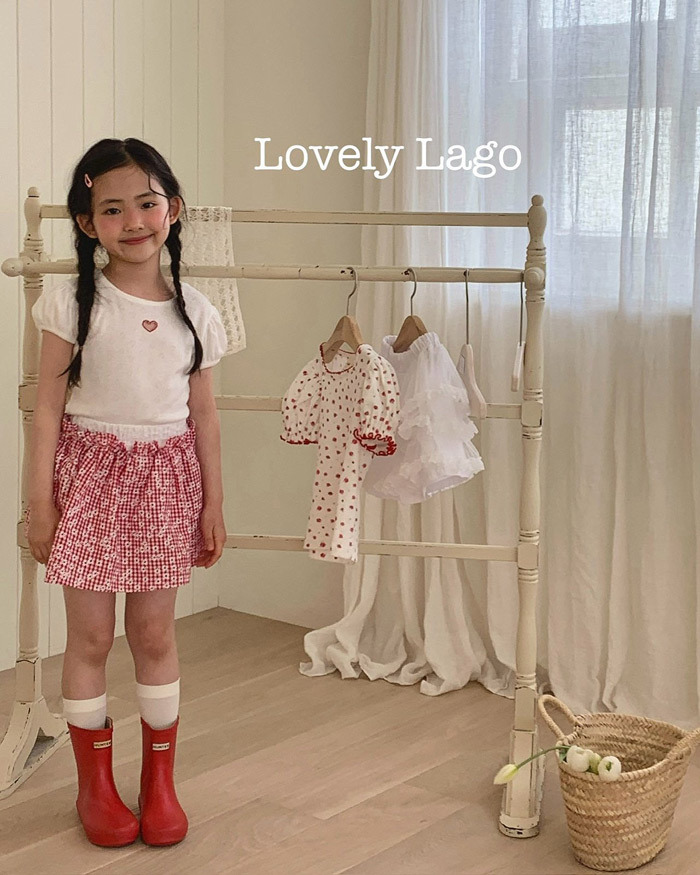 正韓夏LAGO 兩色鏤空愛心愛心壓紋上衣