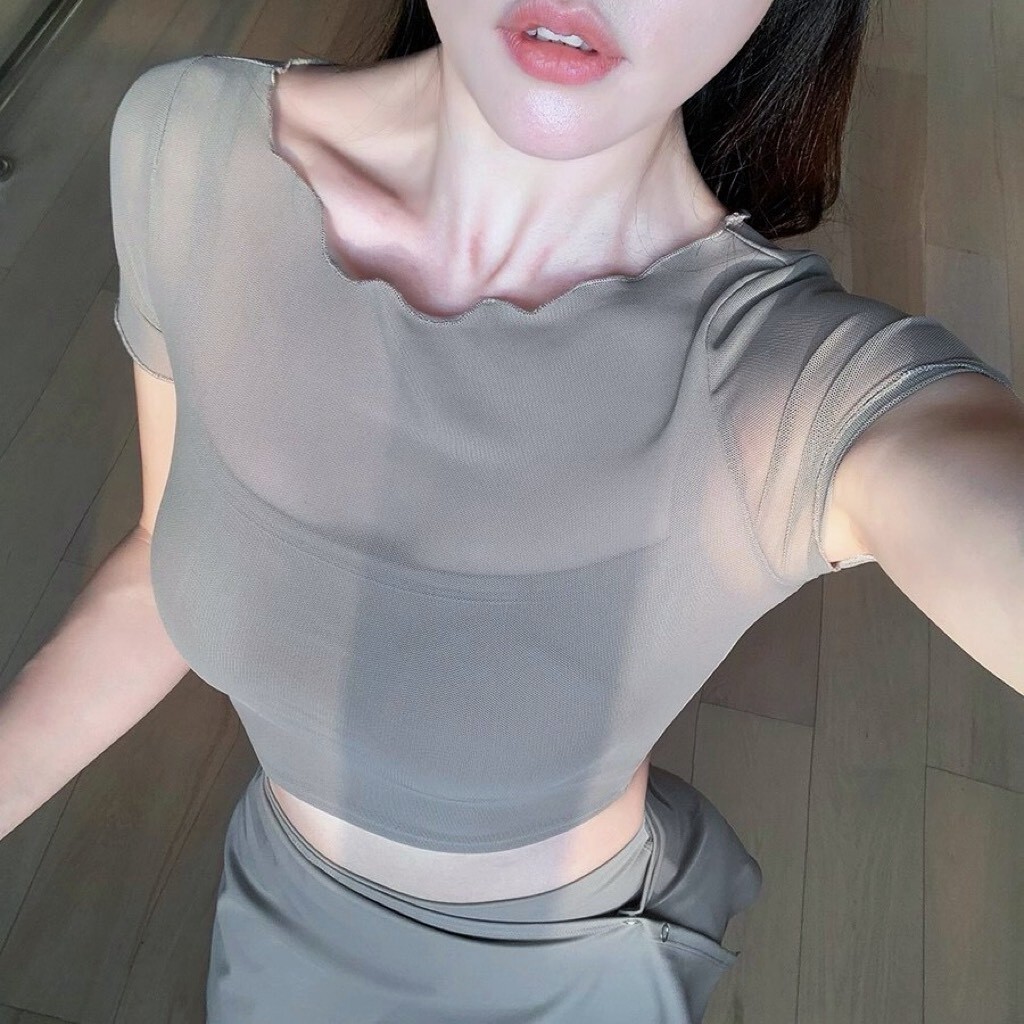 假兩件網紗罩杯上衣