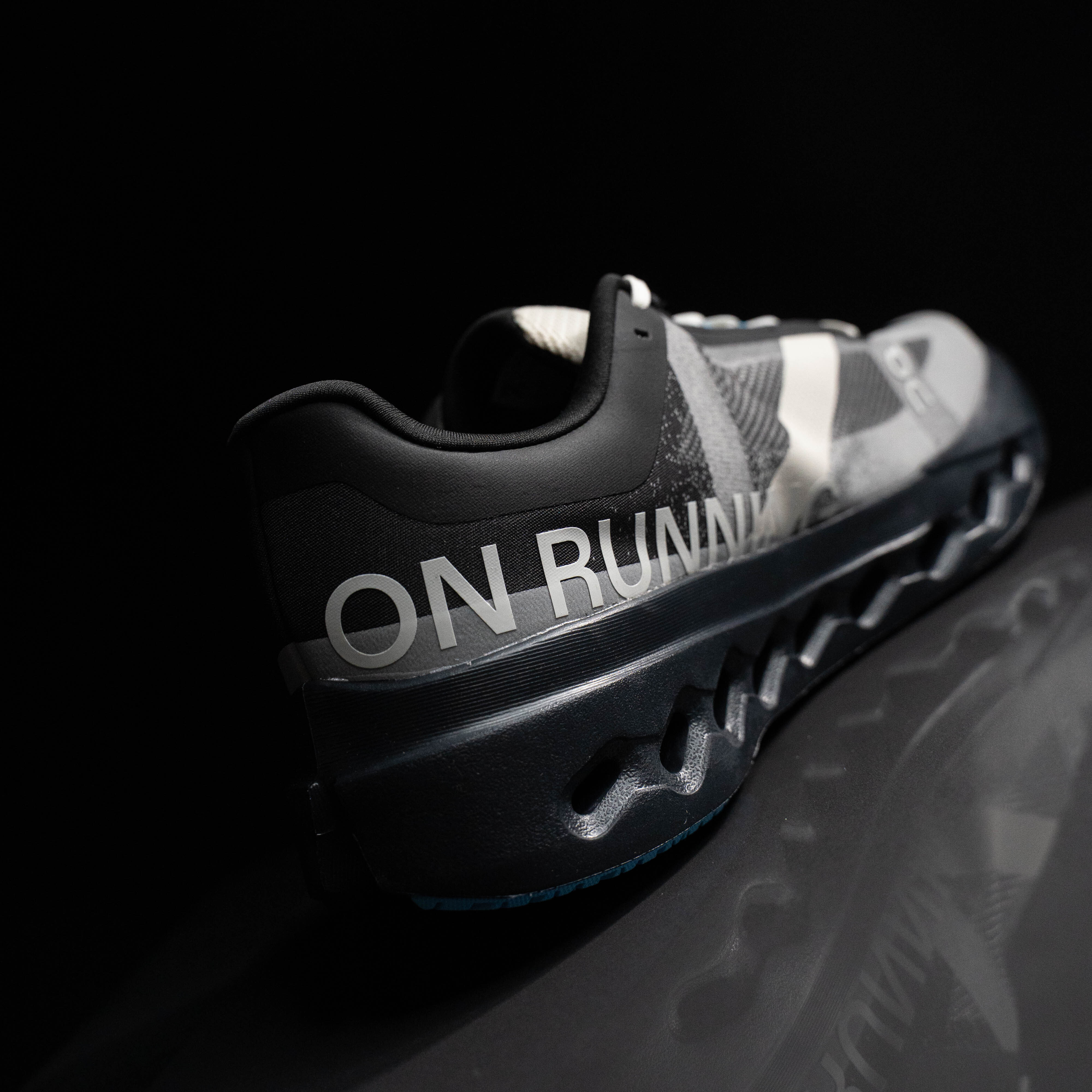 ON Cloudsurfer Next 3ME30513714 Men Running Shoes