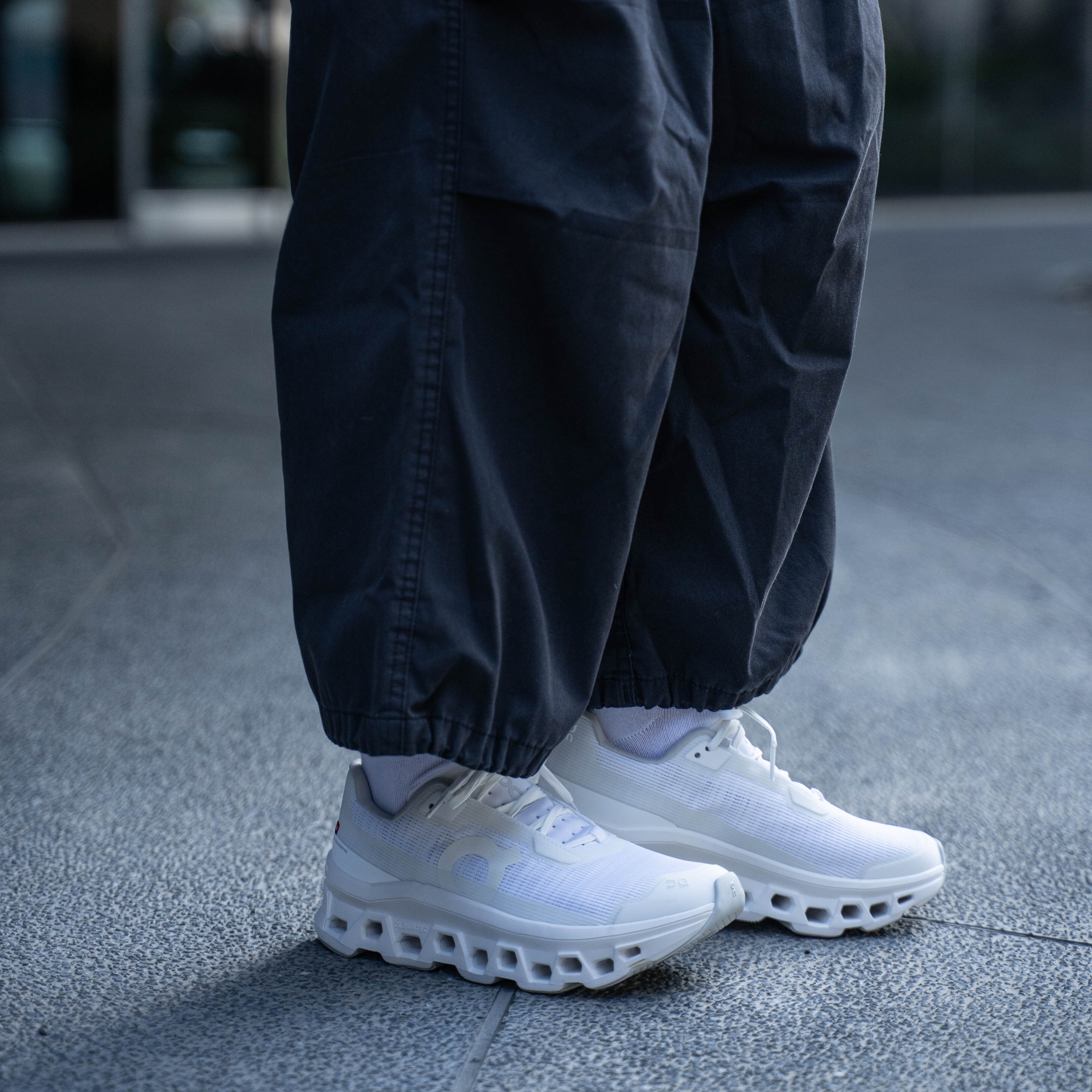 On Cloudmonster Void 3WF10491200 女 慢跑鞋 彈力 支撐 緩震 白