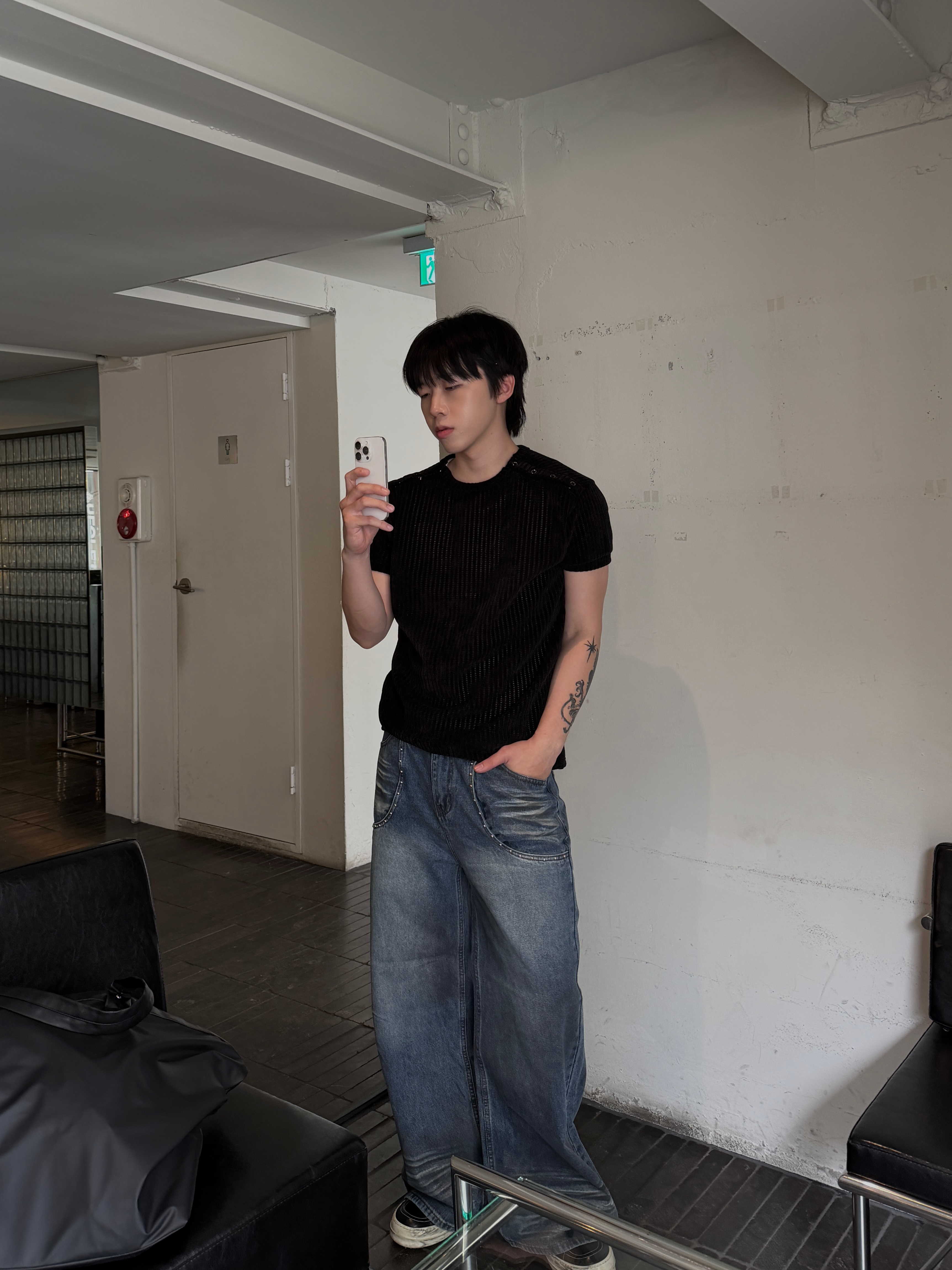 仿舊卯釘 寬鬆水洗牛仔褲