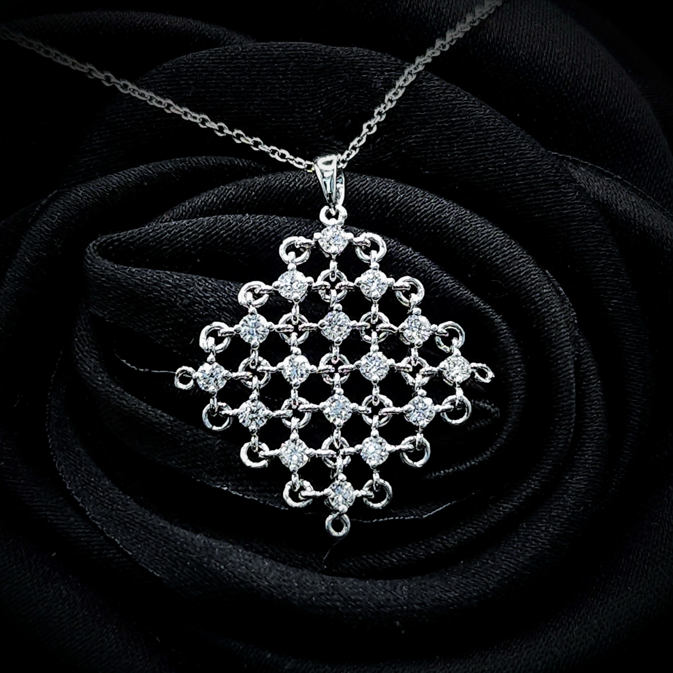 全新18K白金53份鑽石吊墜