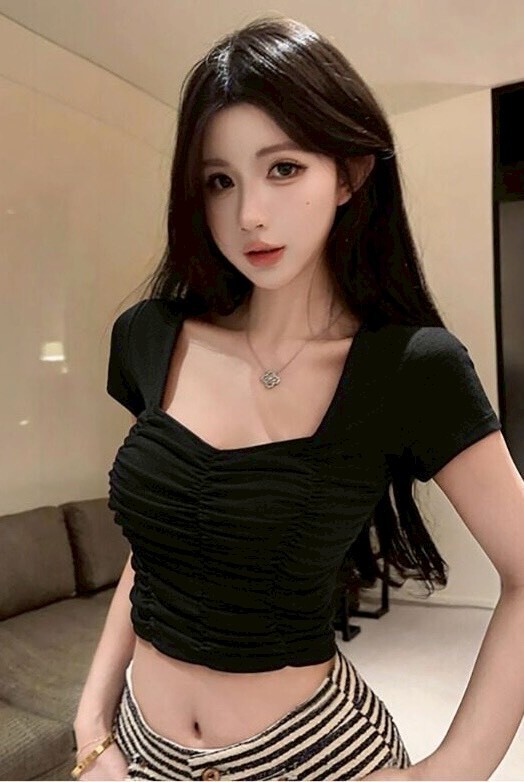 皺摺造型罩杯短版衣