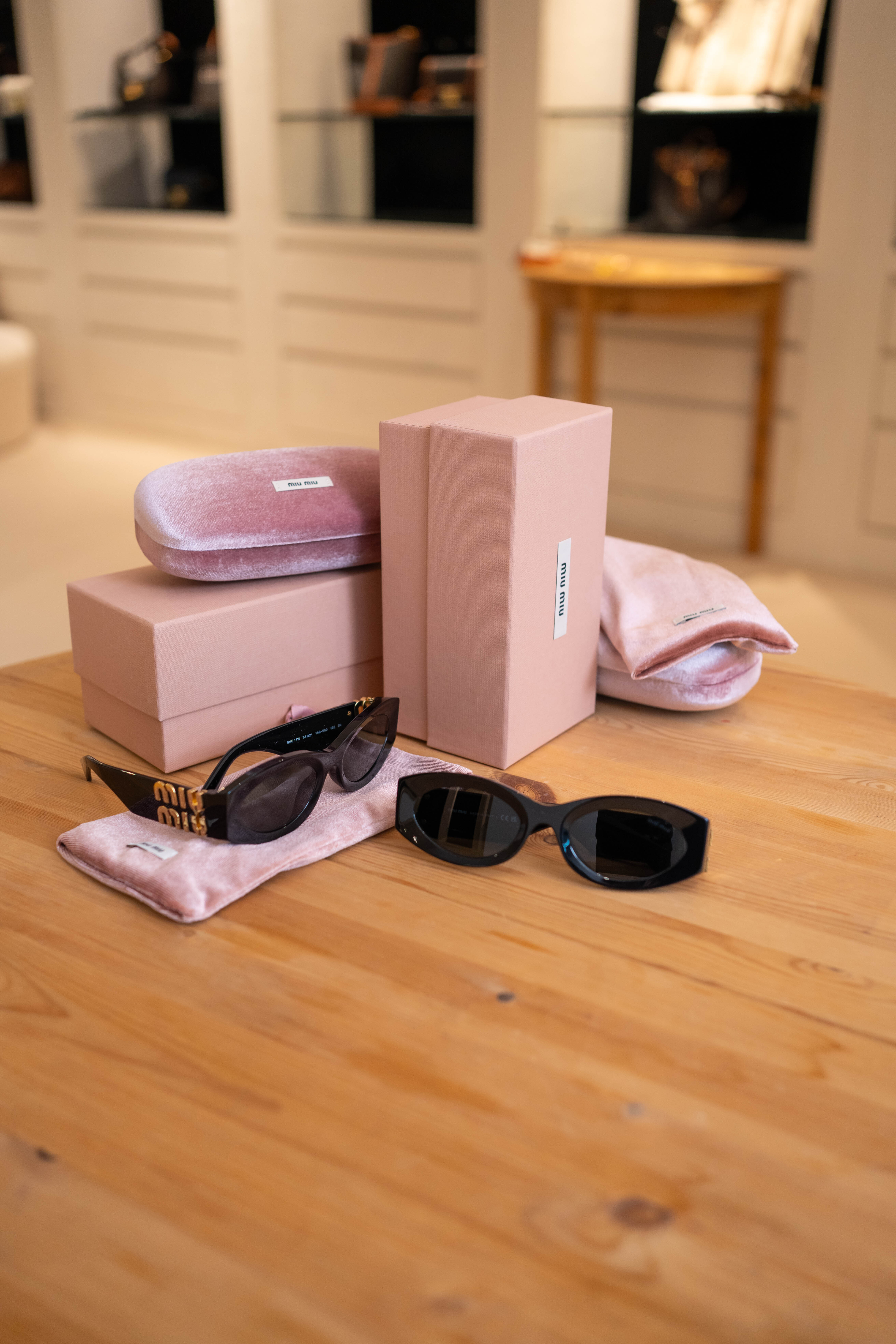 MiuMiu Eyewear系列 太陽眼鏡 石板灰鏡片