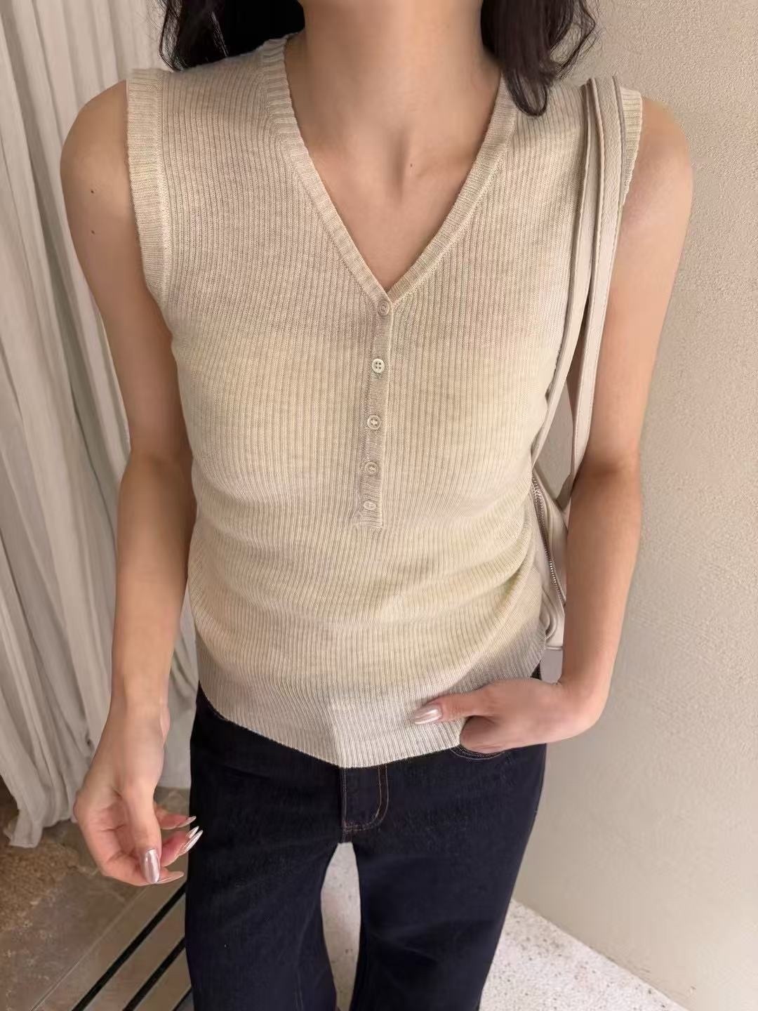 108 知性V領排釦背心