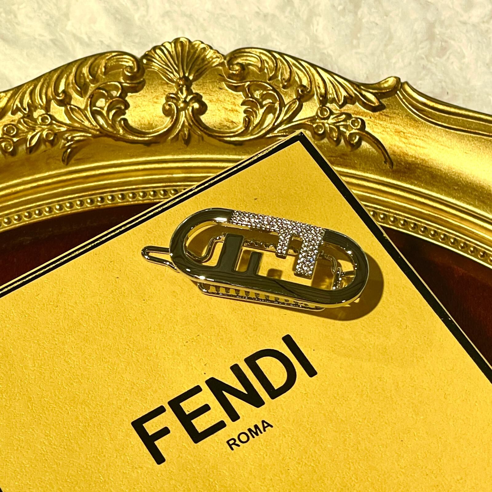 全新Fendi O'lock Hair lip 銀色水鑽 8AH325 A44G #芬迪髮夾 #BRAND NEW #香榭站正品