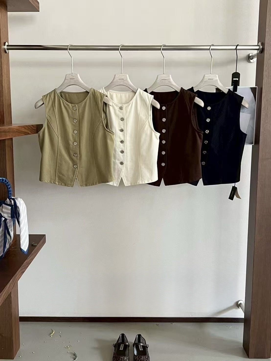 9101 修身老錢風背心