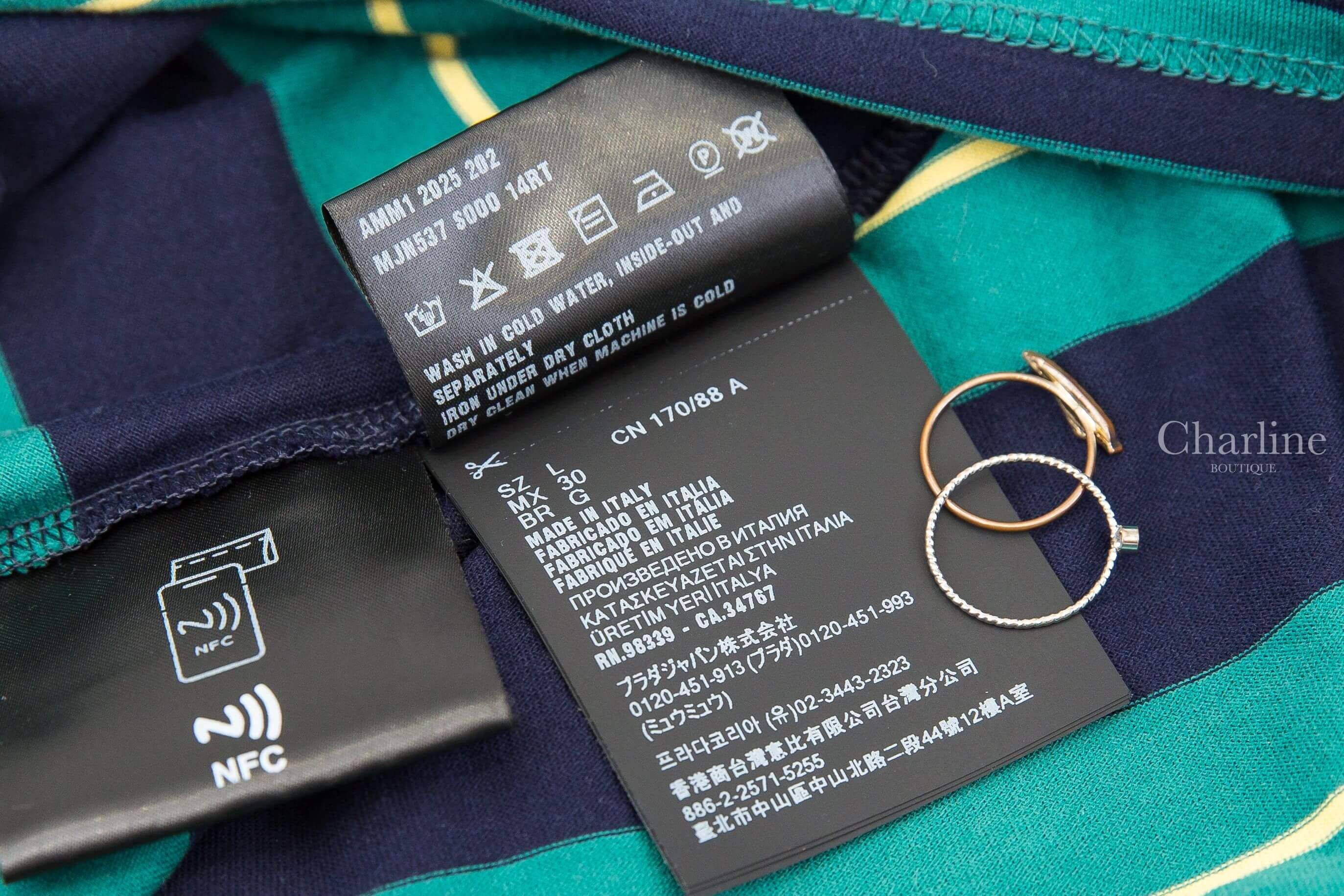 Miu Miu Jersey T-shirt 深藍色撞球綠黃橫條紋黑底白字標籤口袋短袖棉T-Charline Boutique 精品代購