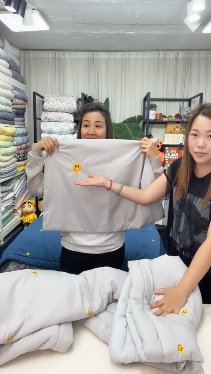 韓國棉被 刺繡笑臉 聚酯纖維Polyeste（四季被）