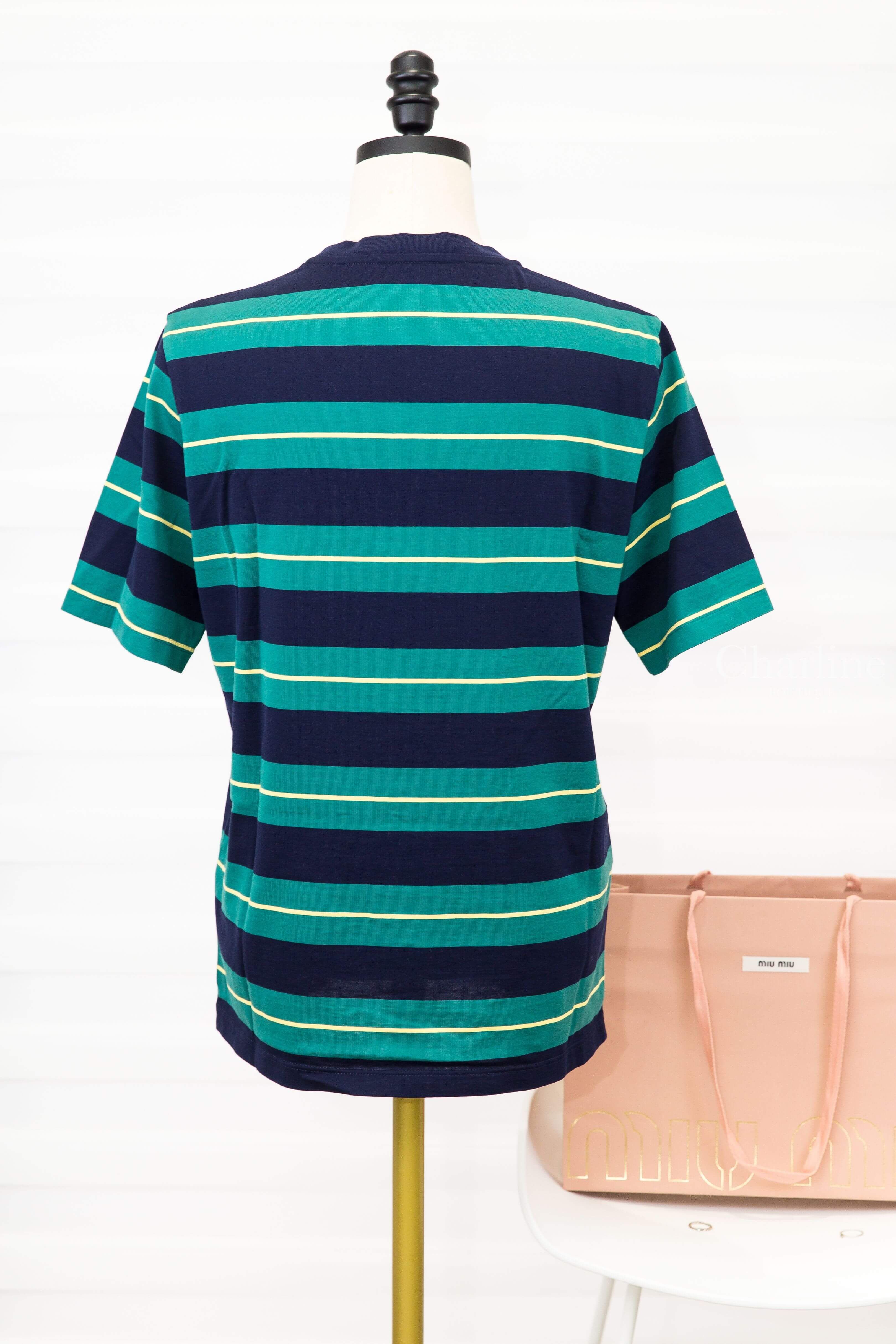 Miu Miu Jersey T-shirt 深藍色撞球綠黃橫條紋黑底白字標籤口袋短袖棉T-Charline Boutique 精品代購