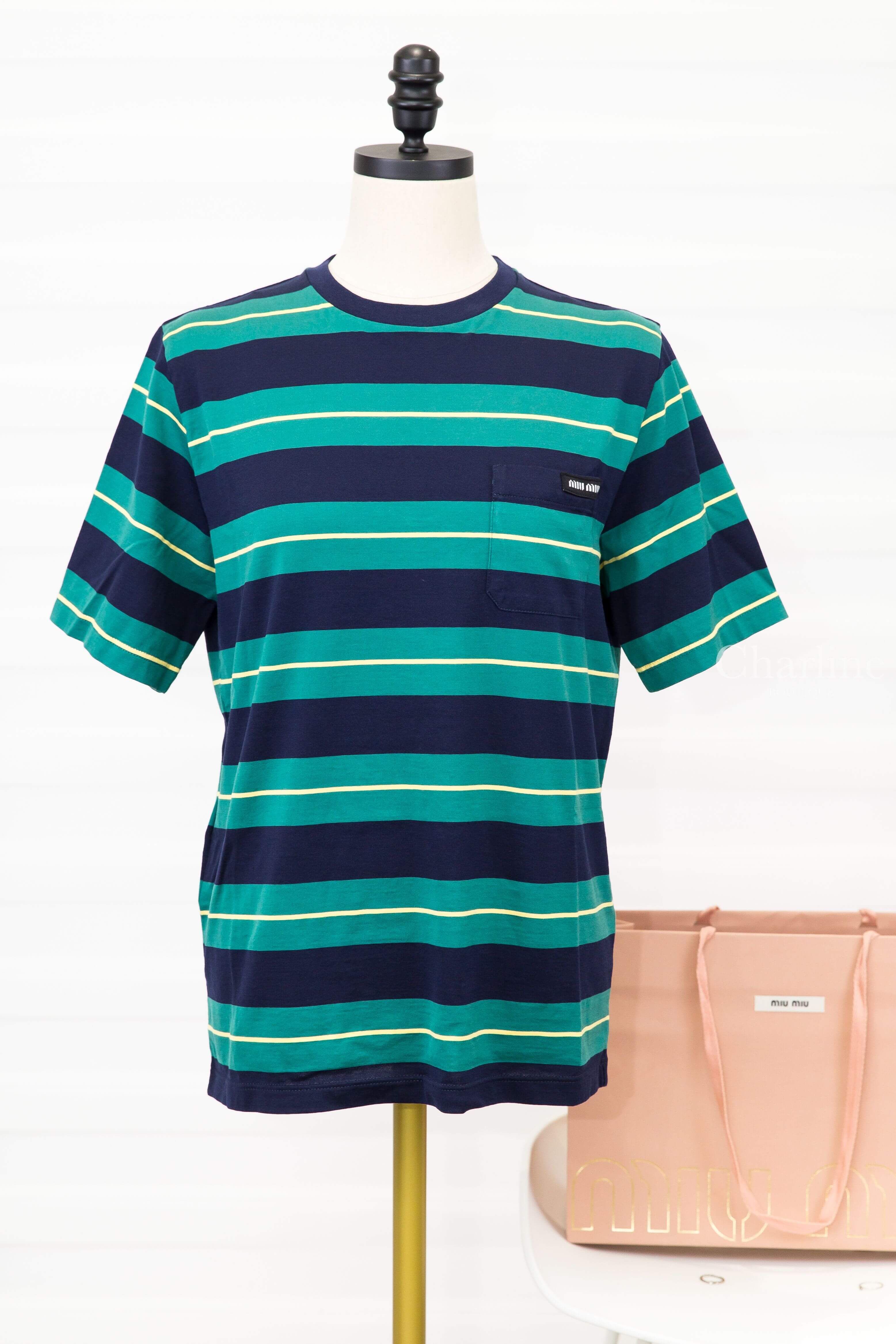 Miu Miu Jersey T-shirt 深藍色撞球綠黃橫條紋黑底白字標籤口袋短袖棉T