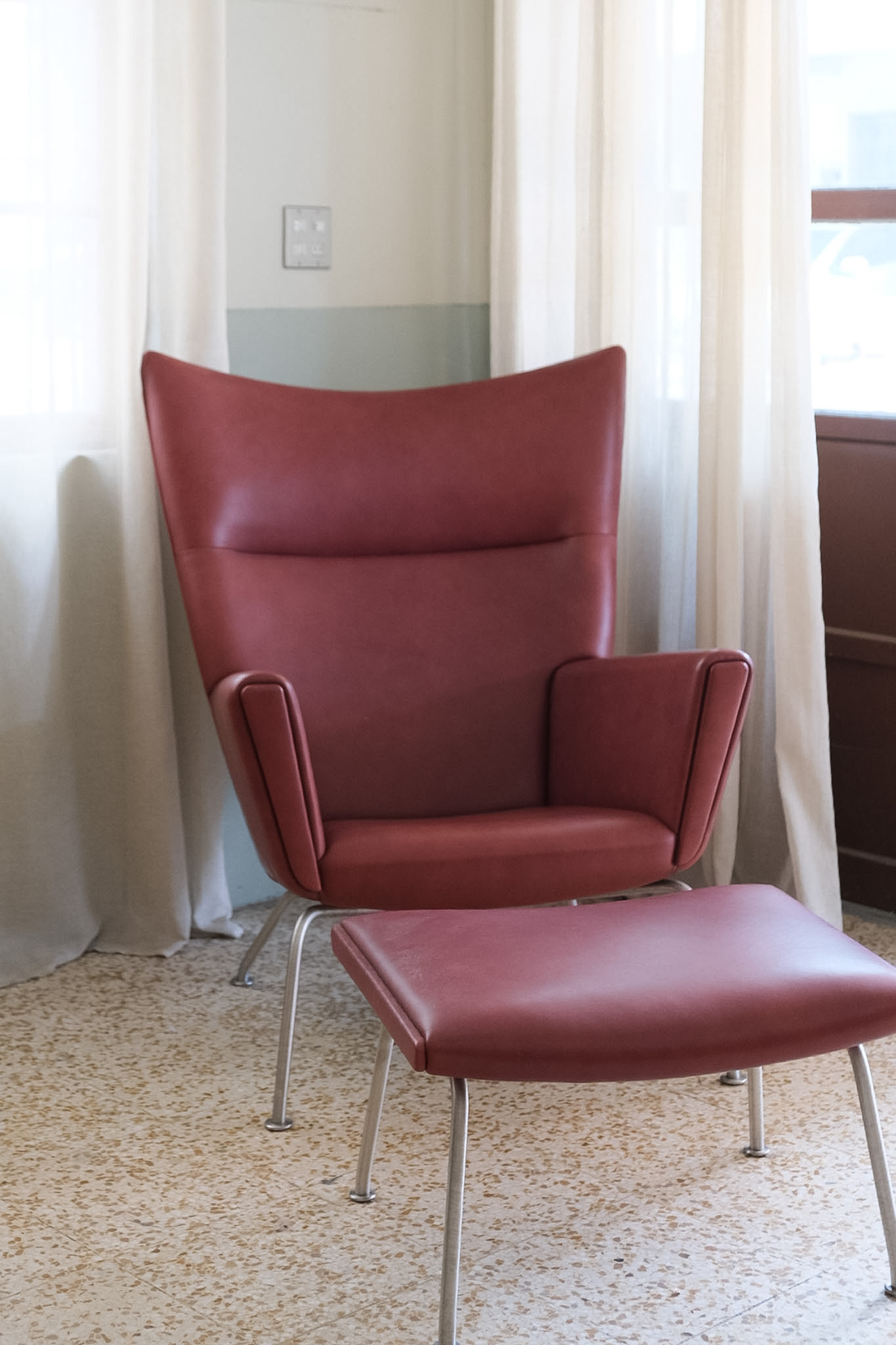 CH445 Wing Chair & CH446 Footstool