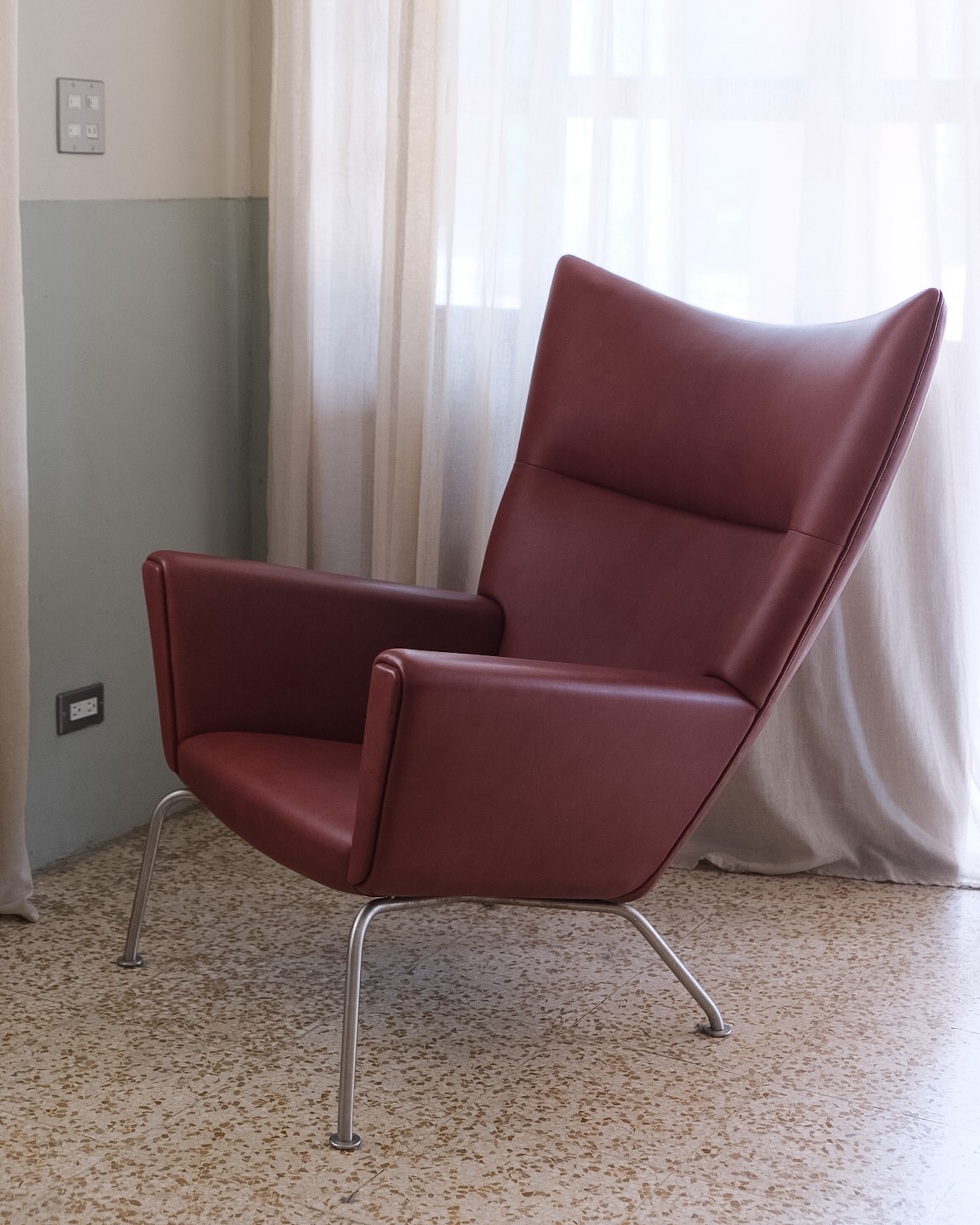 CH445 Wing Chair & CH446 Footstool