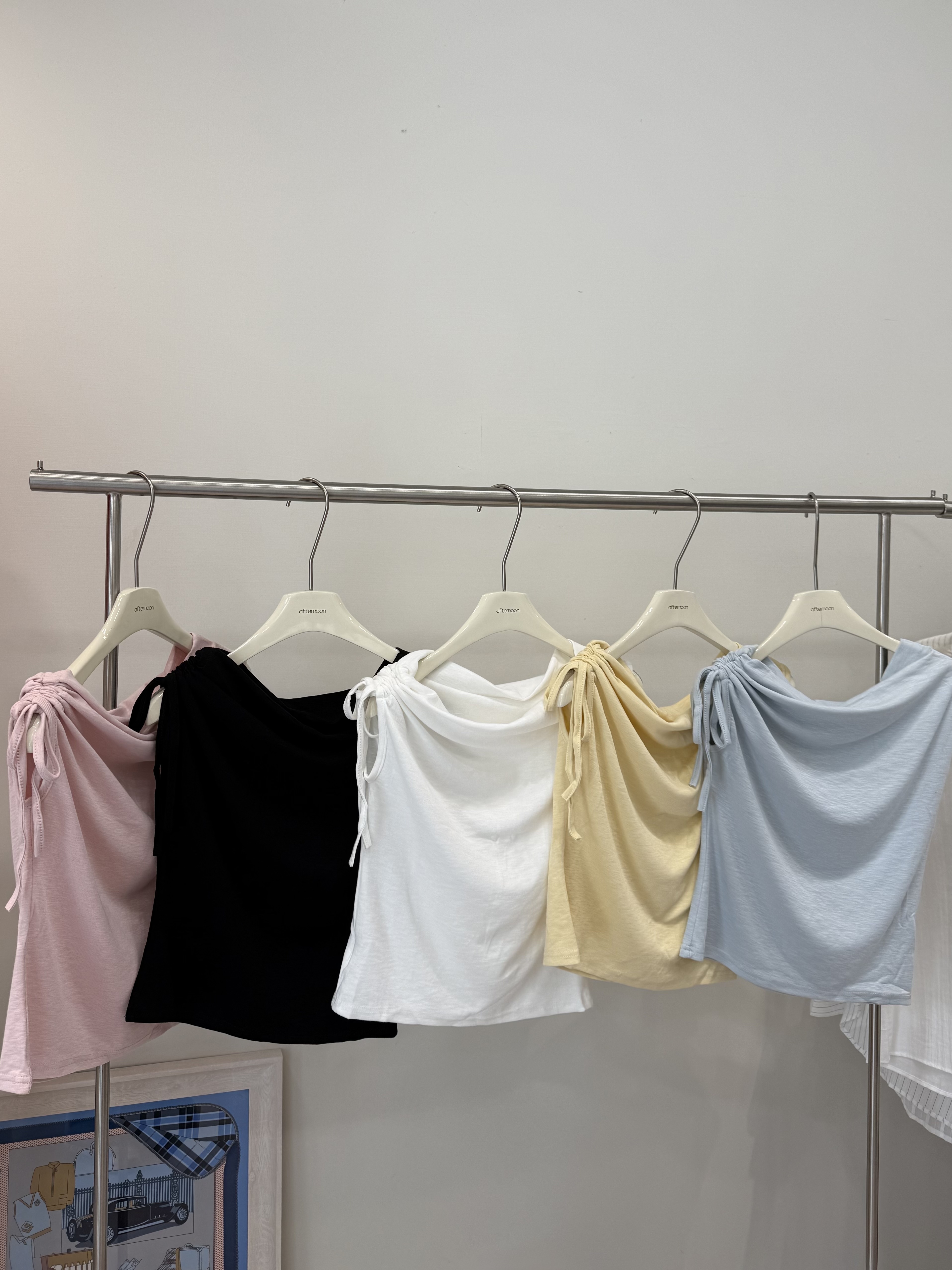 802 垂墜領不規則上衣