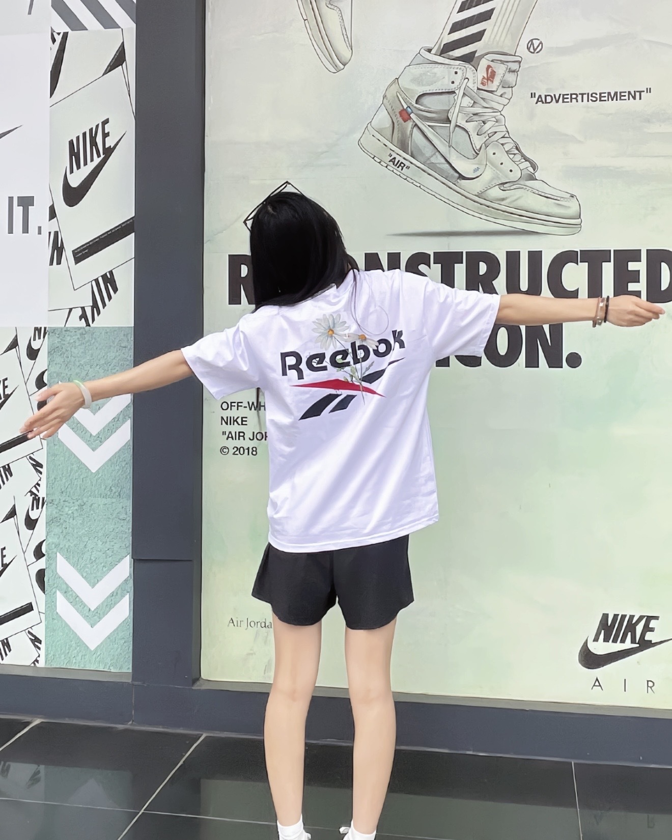 預購 Reebok 小雛菊 短Tee