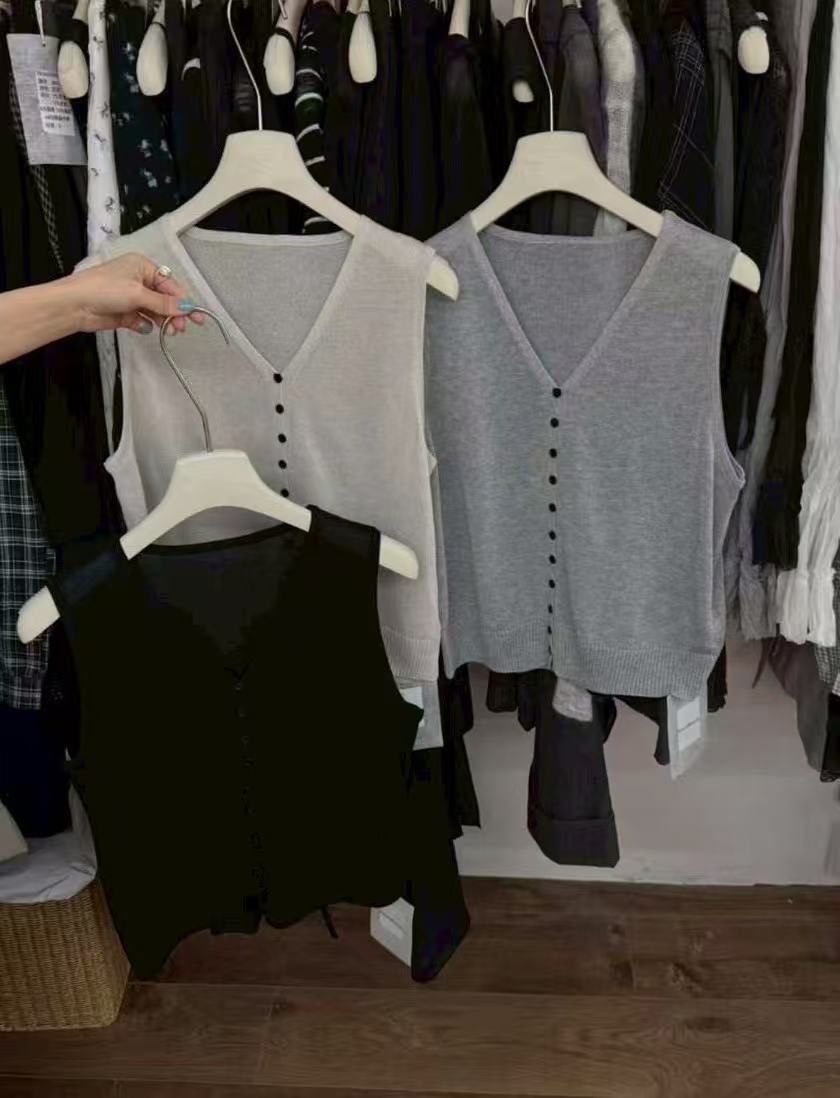 862 V領排釦針織背心