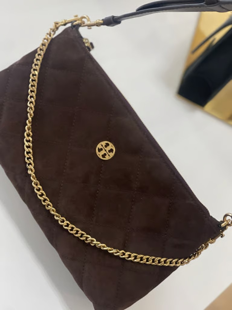 【預購】Tory Burch H041621 麂皮菱格鏈條腋下包